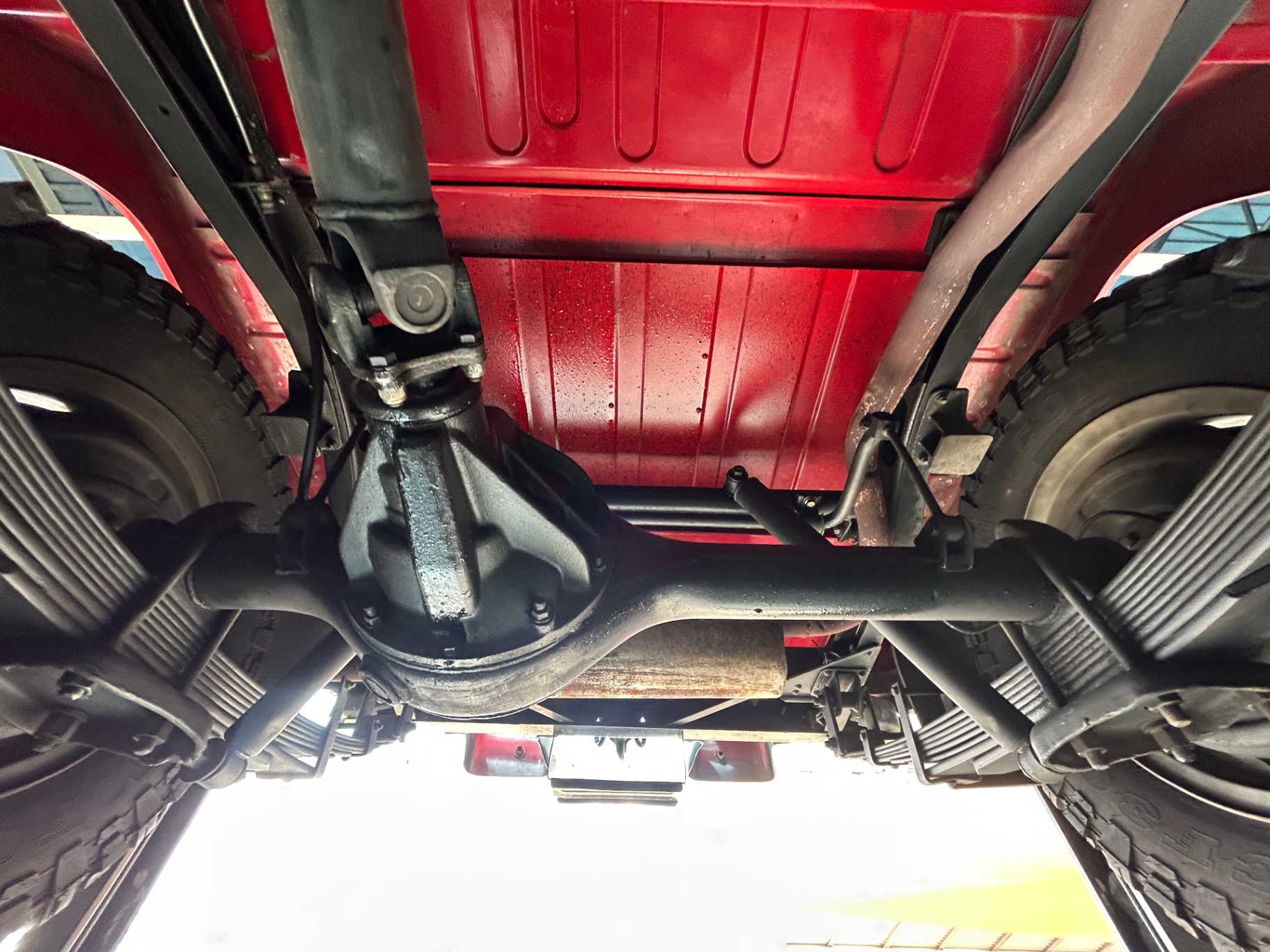 Vehicle photo 54