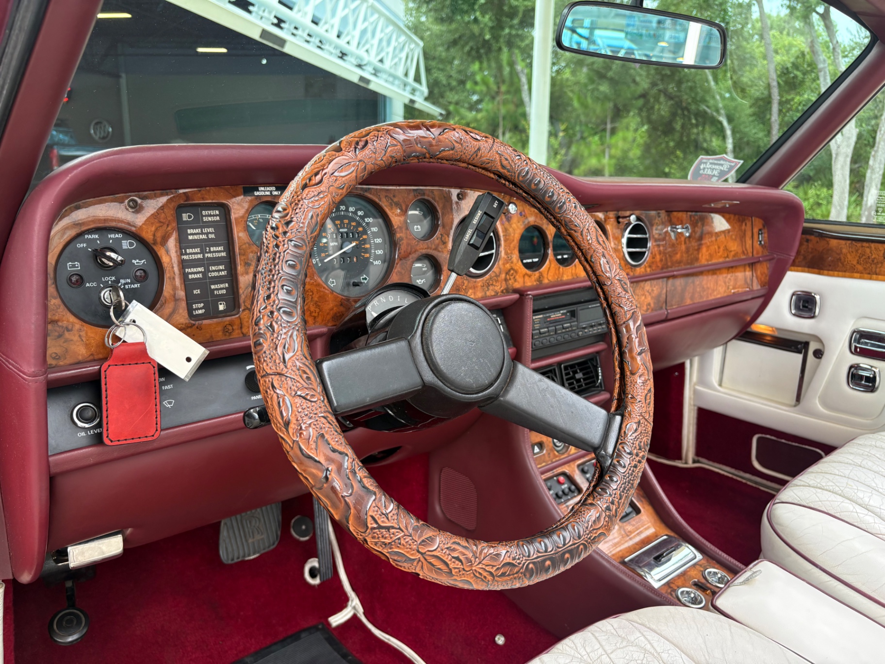 Vehicle photo 37