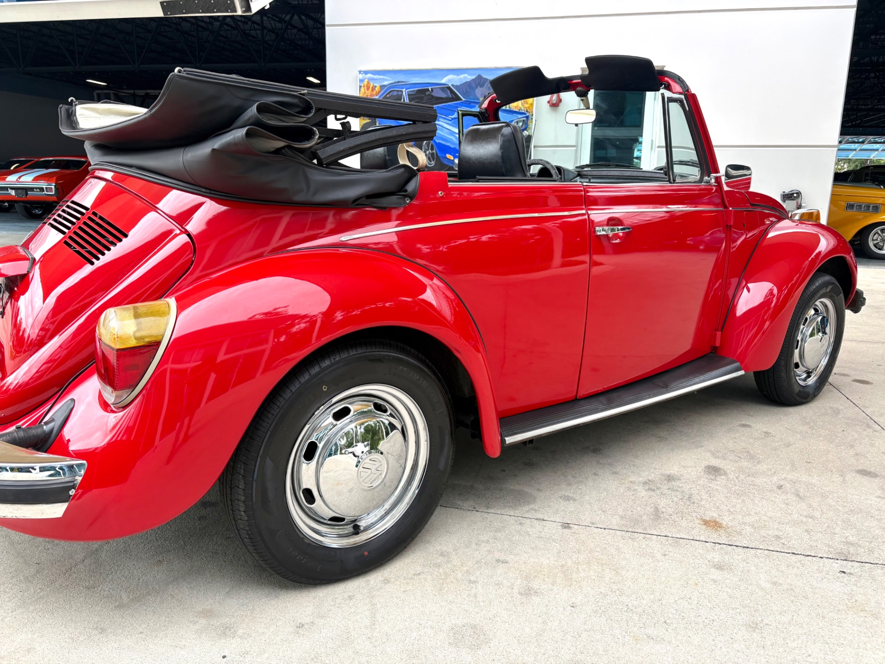 Vehicle photo 16