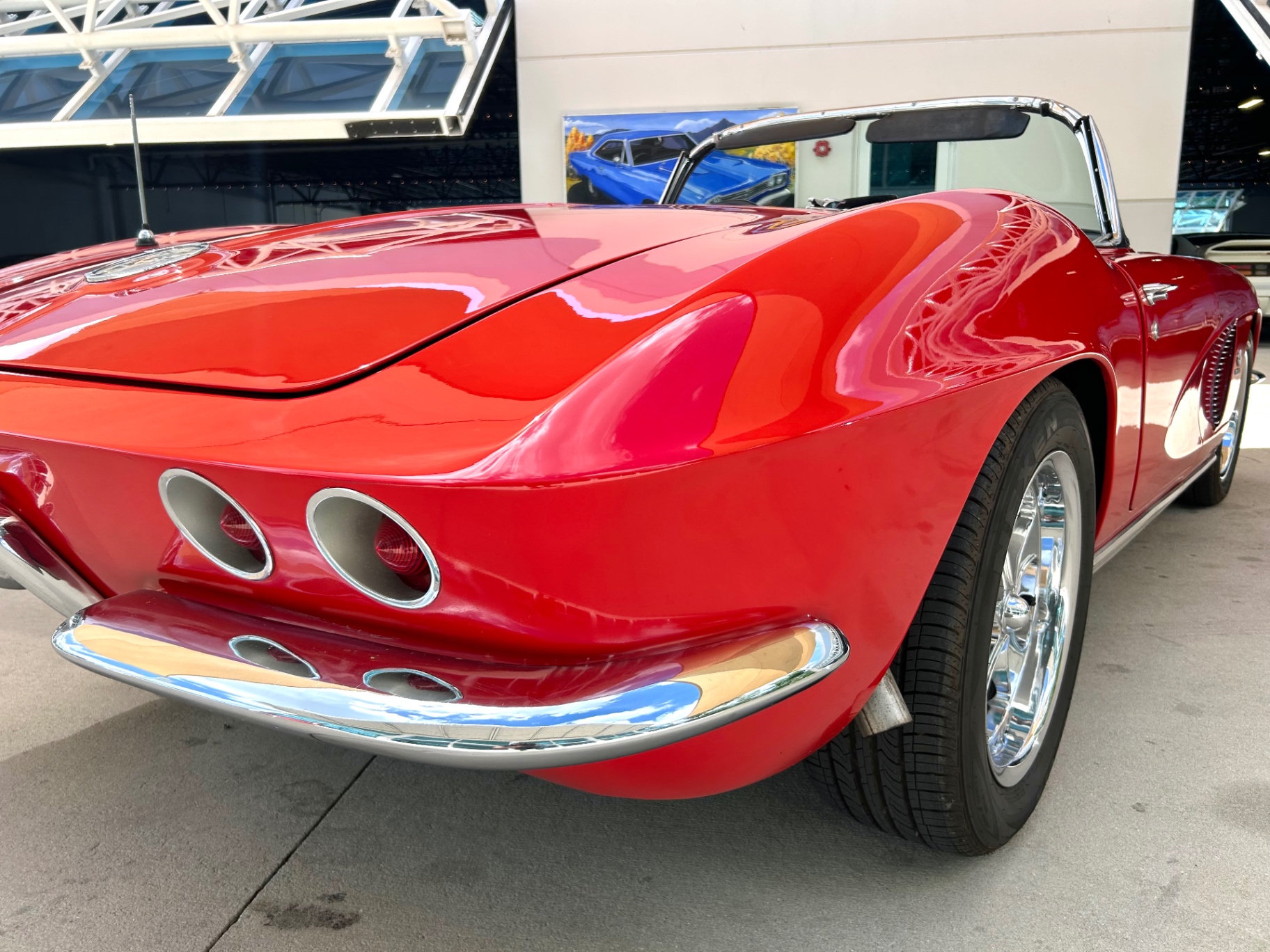 Vehicle photo 14