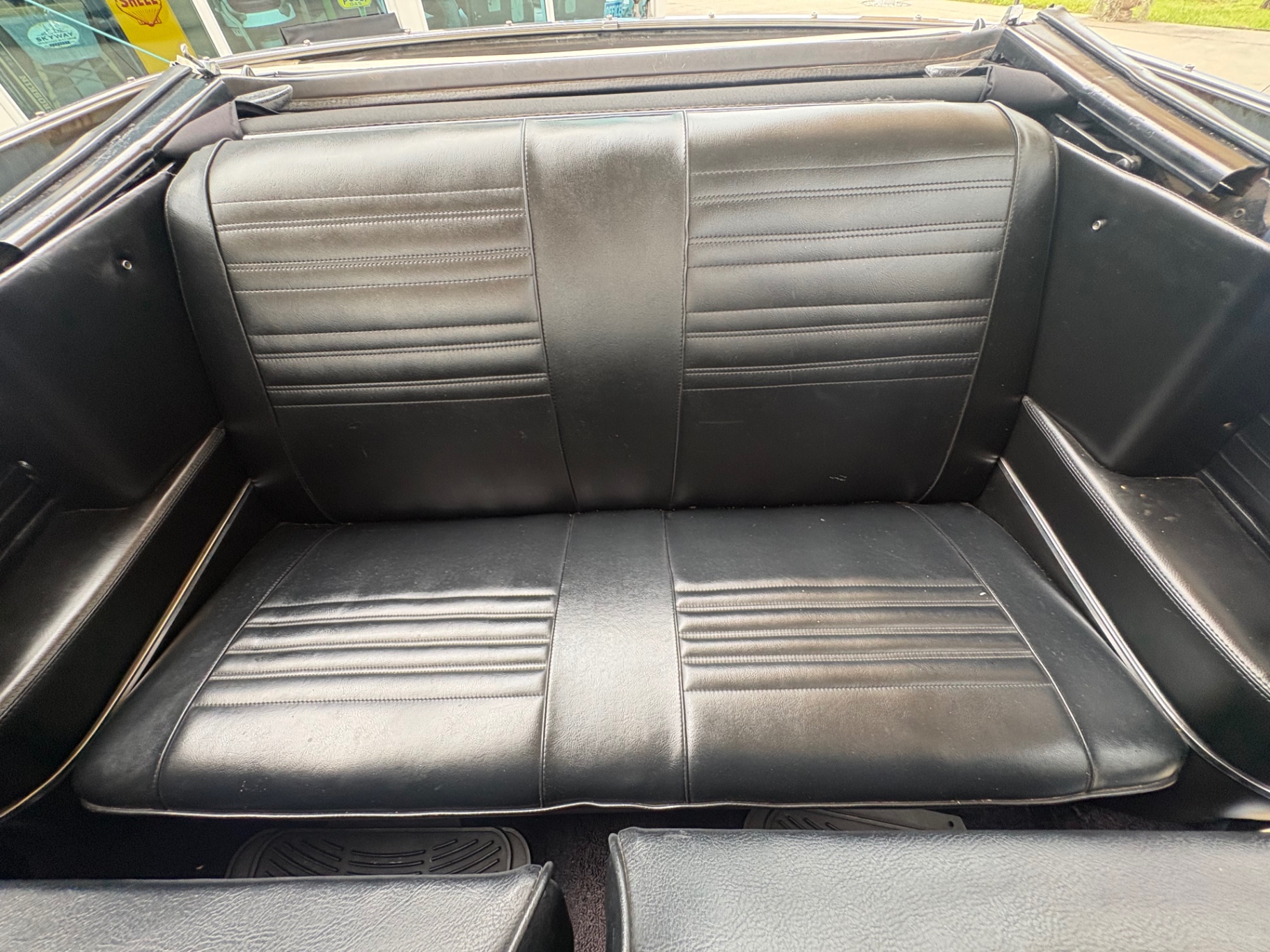 Vehicle photo 37