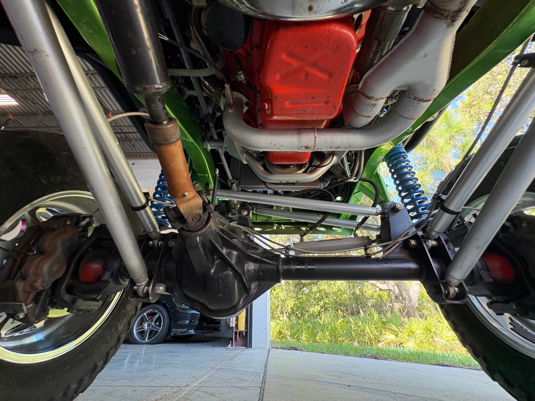 Vehicle photo 46