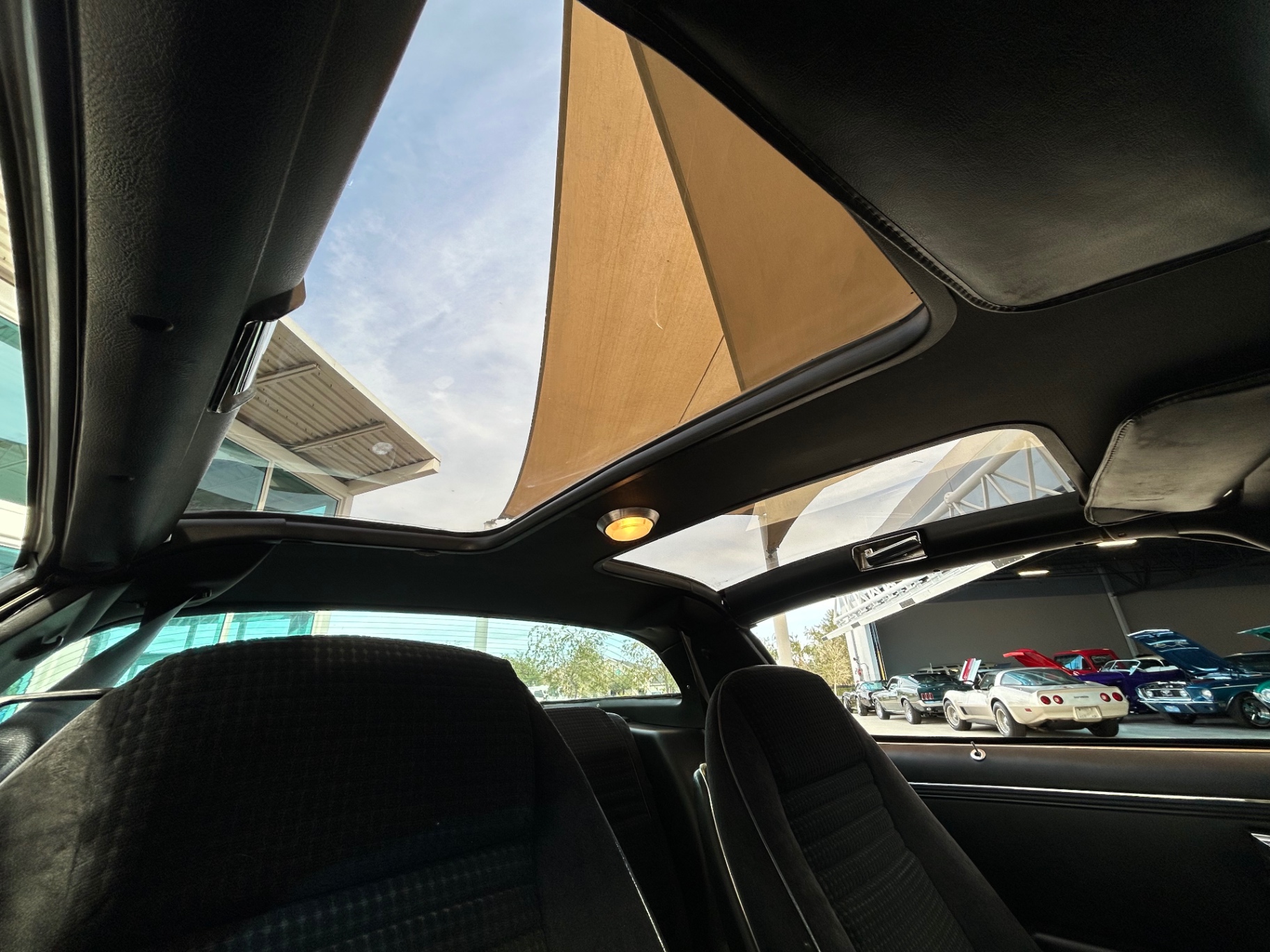 Vehicle photo 51