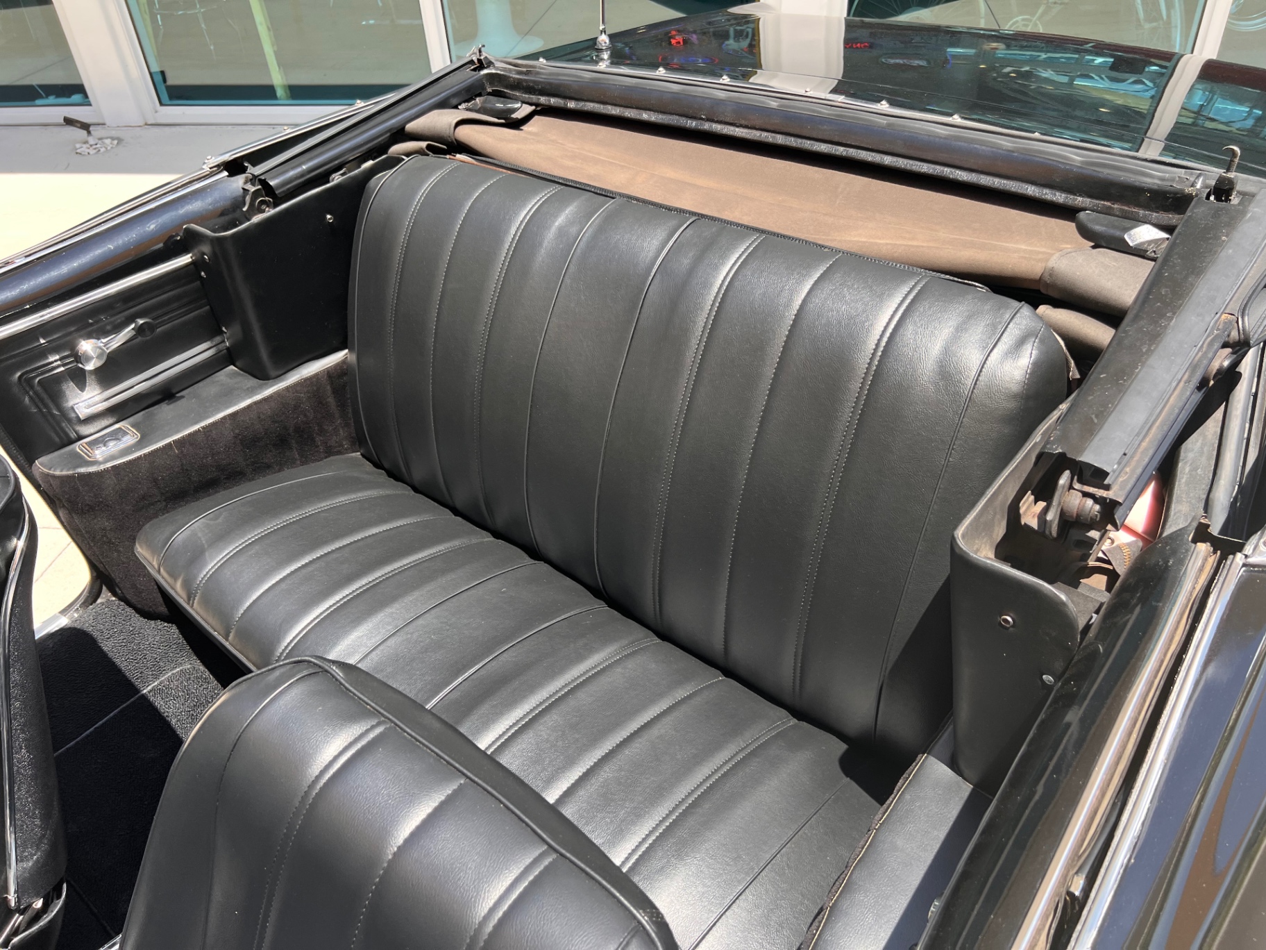 Vehicle photo 29