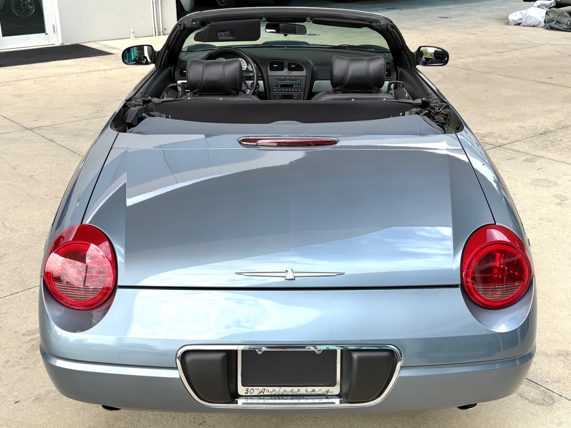 Vehicle photo 8