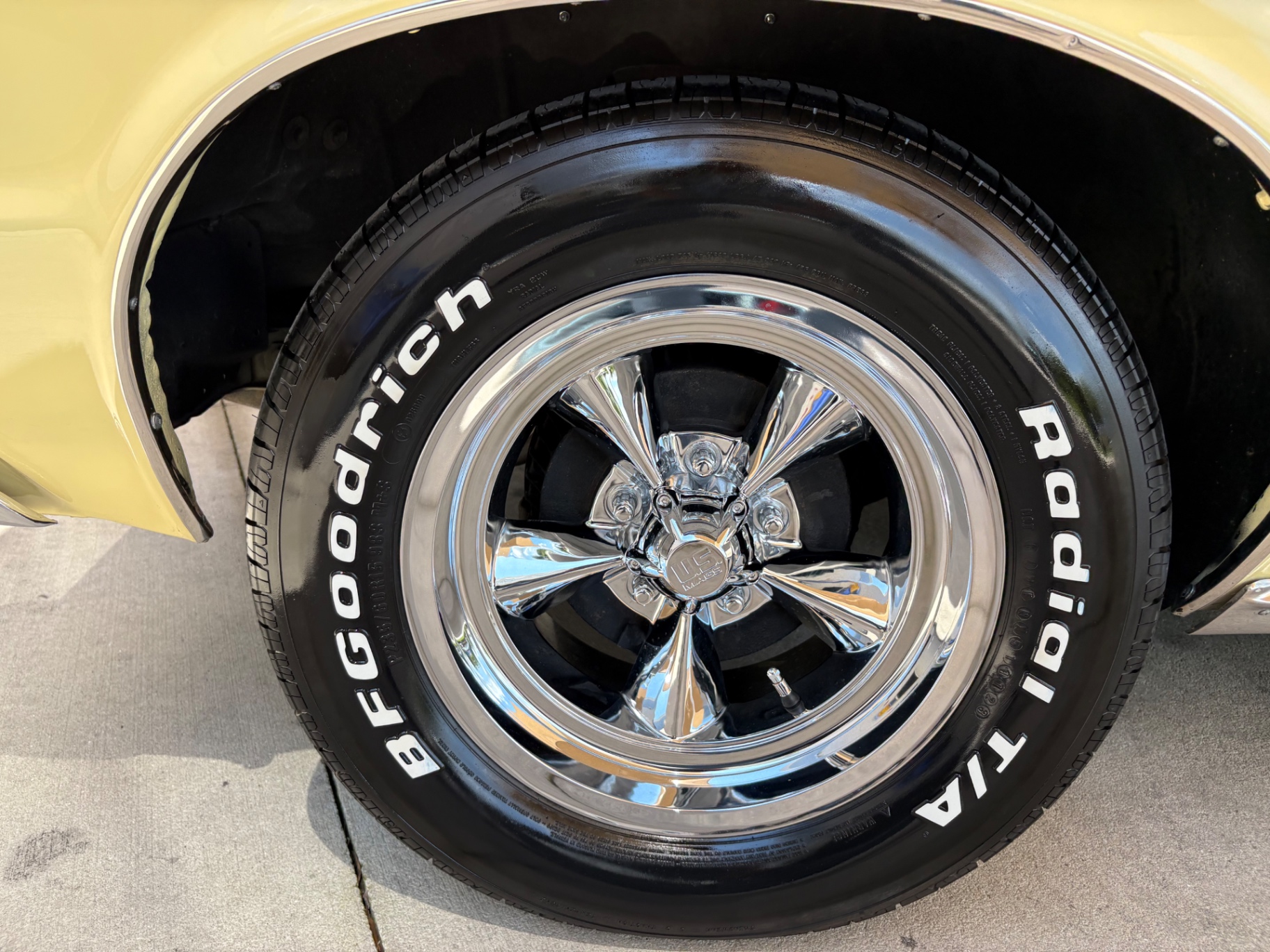 Vehicle photo 21