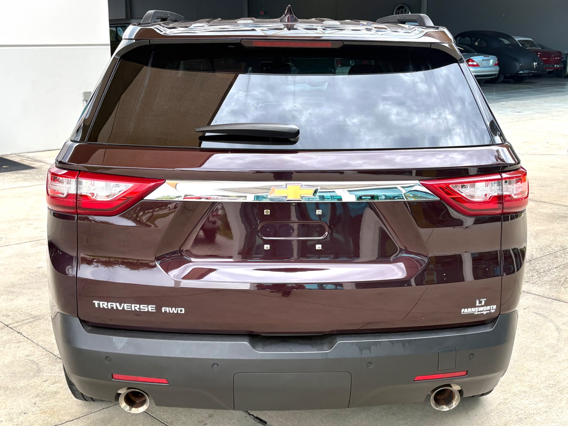 Vehicle photo 8