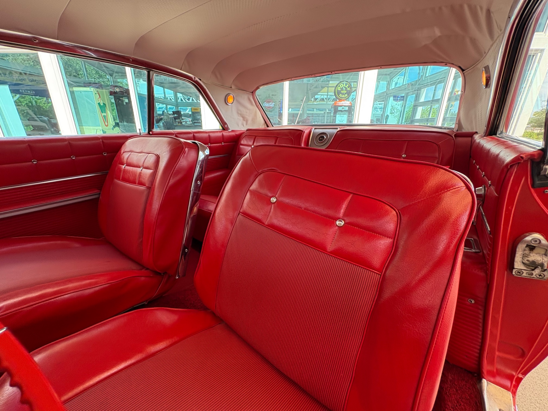 Vehicle photo 35
