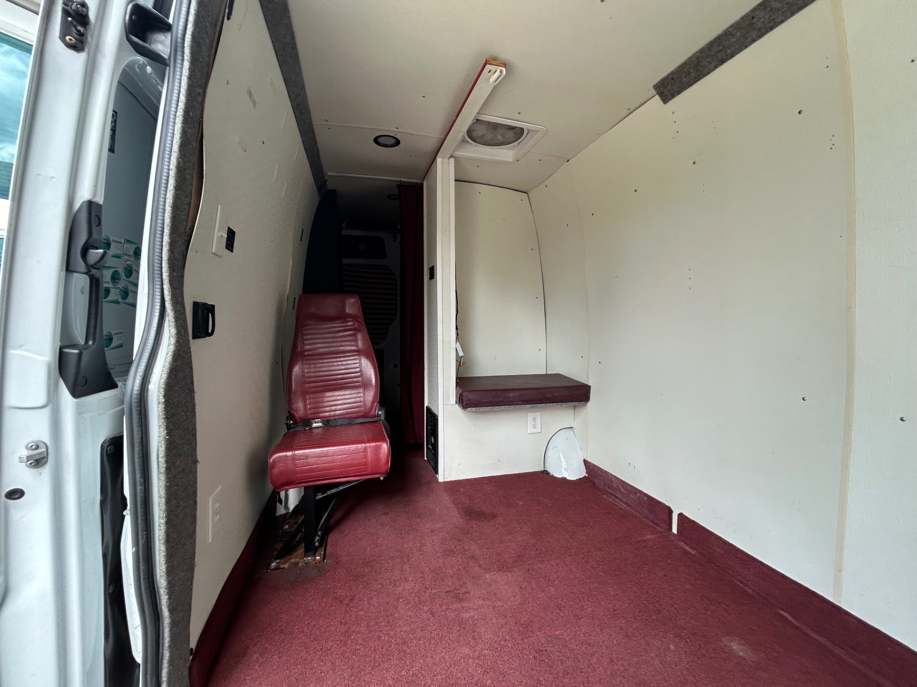 2014 Mercedes-Benz Sprinter Cargo Van Base photo 24