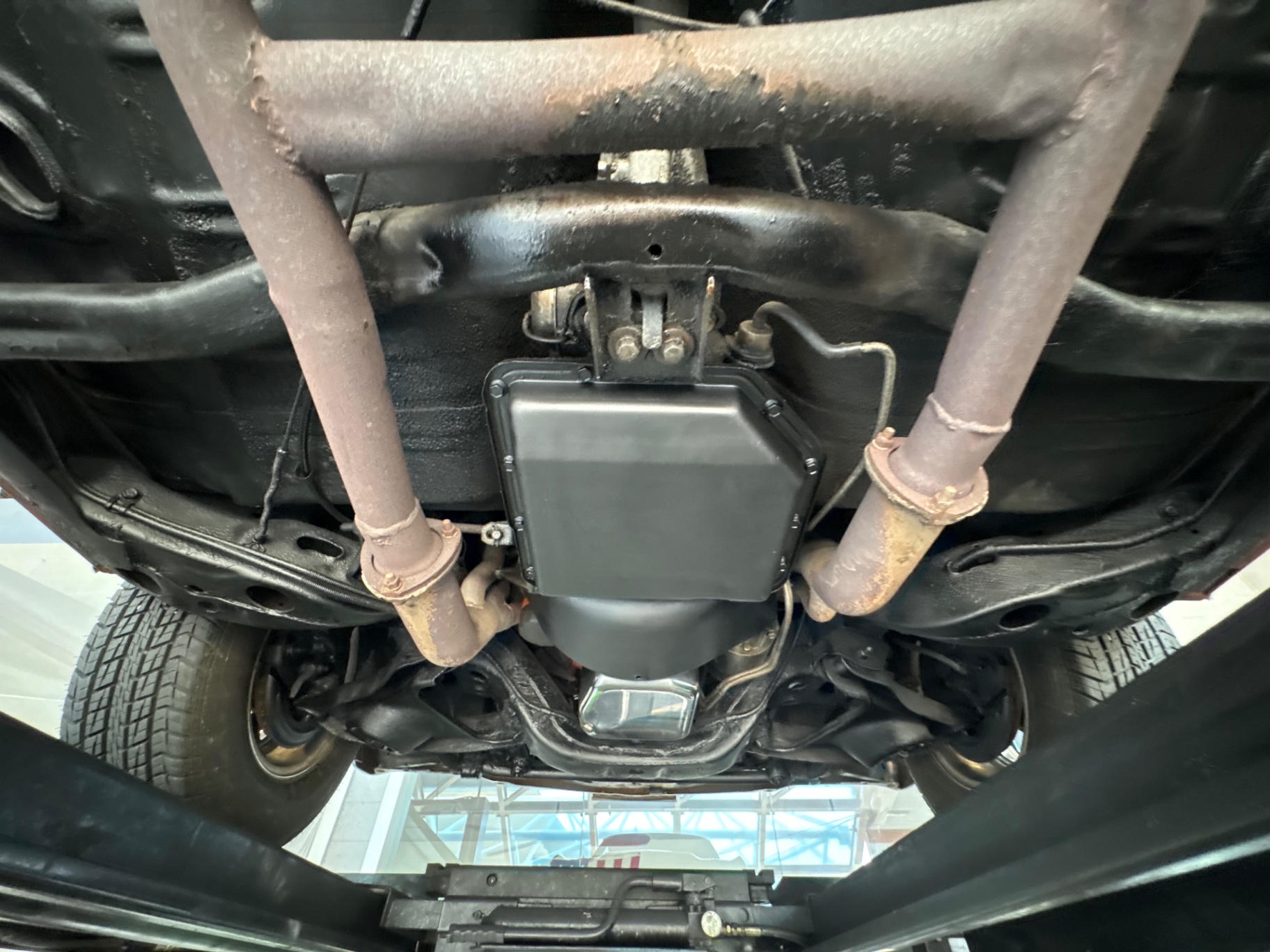 Vehicle photo 52