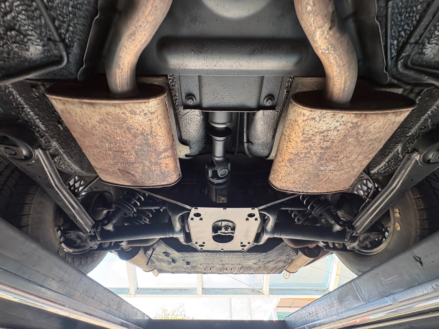 Vehicle photo 59