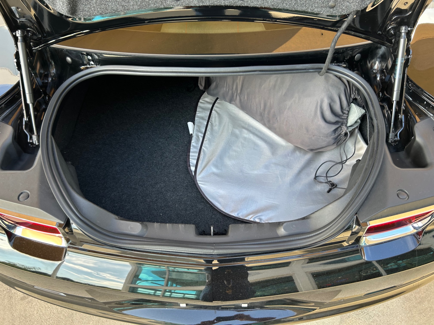 Vehicle photo 8