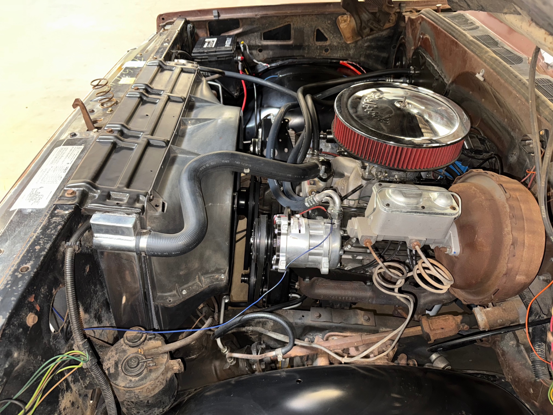 Vehicle photo 28