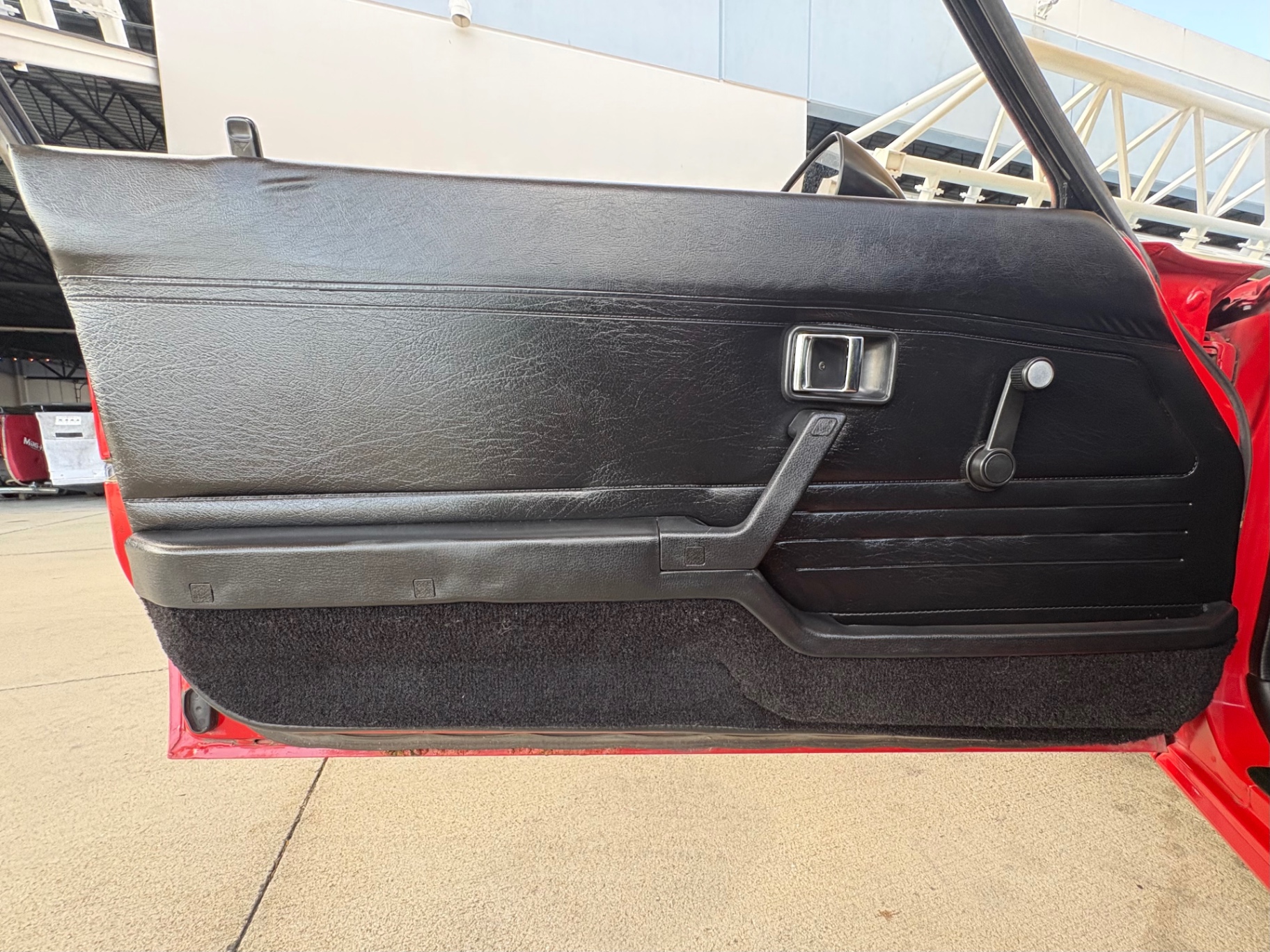 Vehicle photo 32