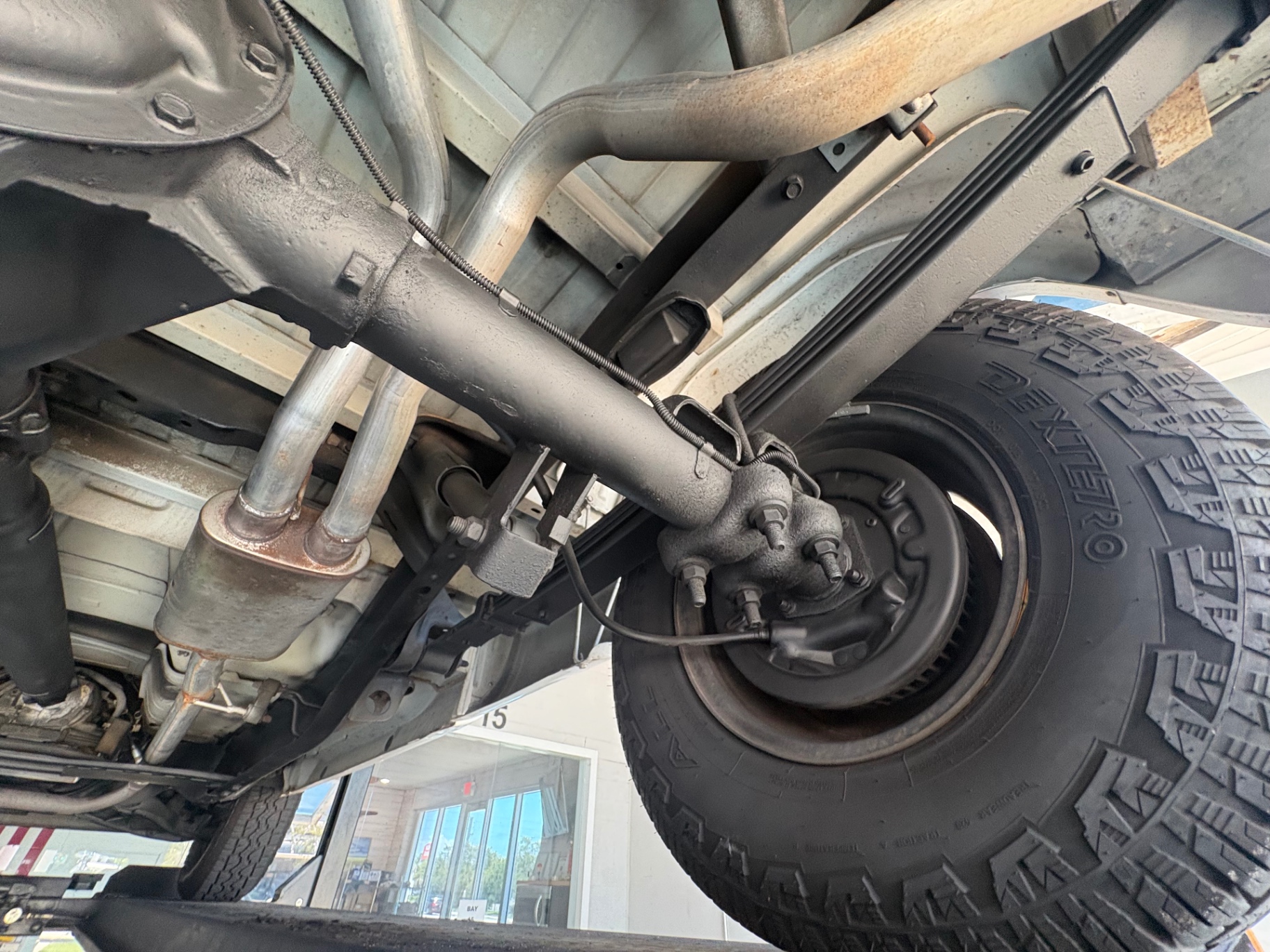 Vehicle photo 43