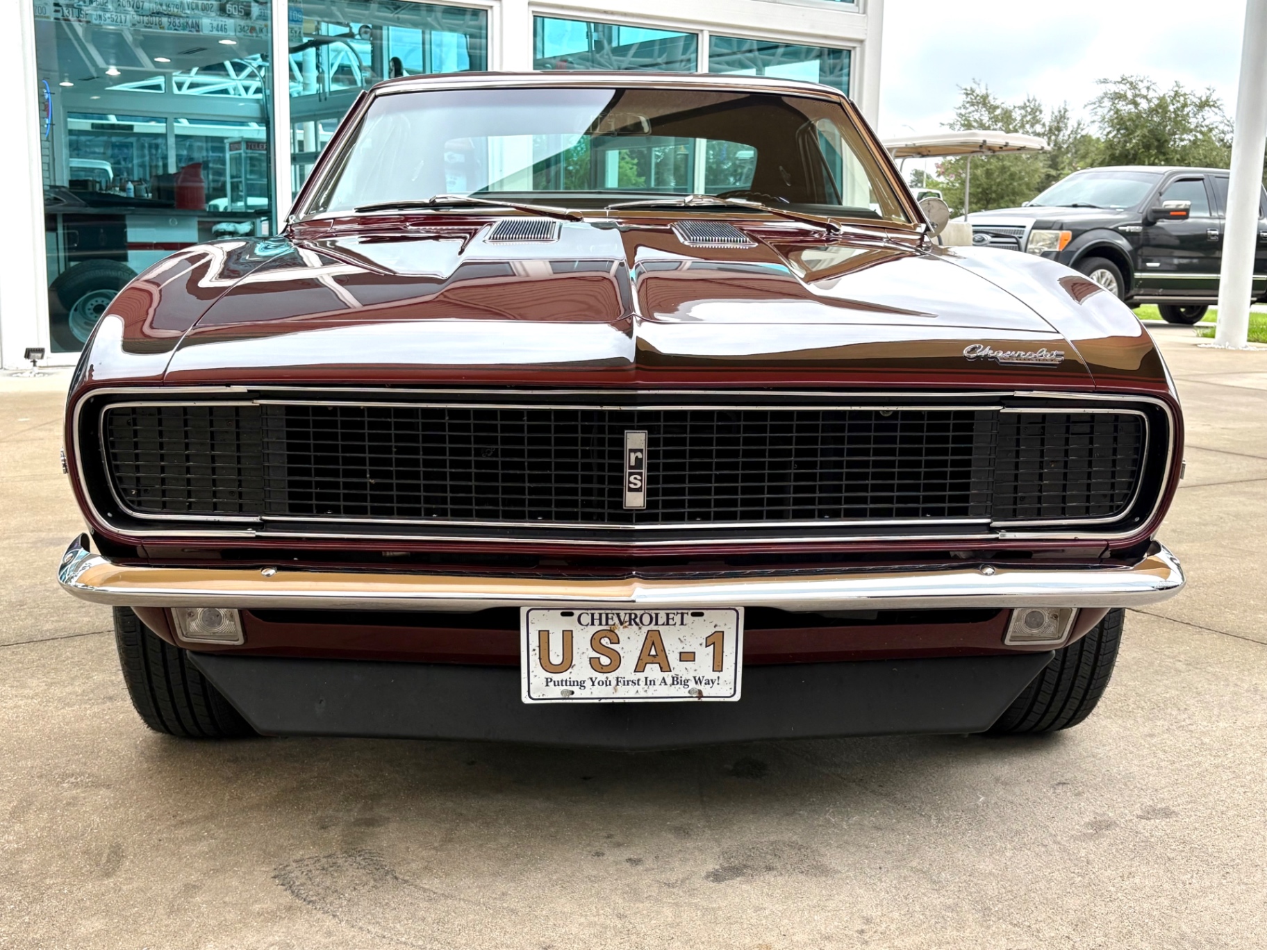 Vehicle photo 2