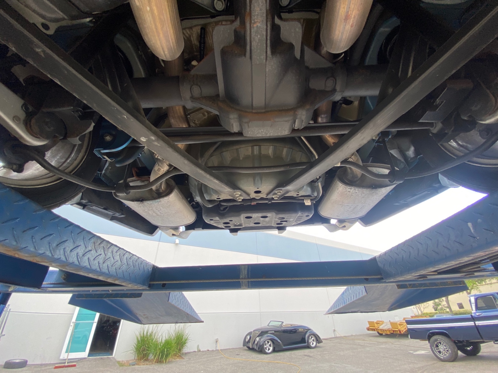 Vehicle photo 72