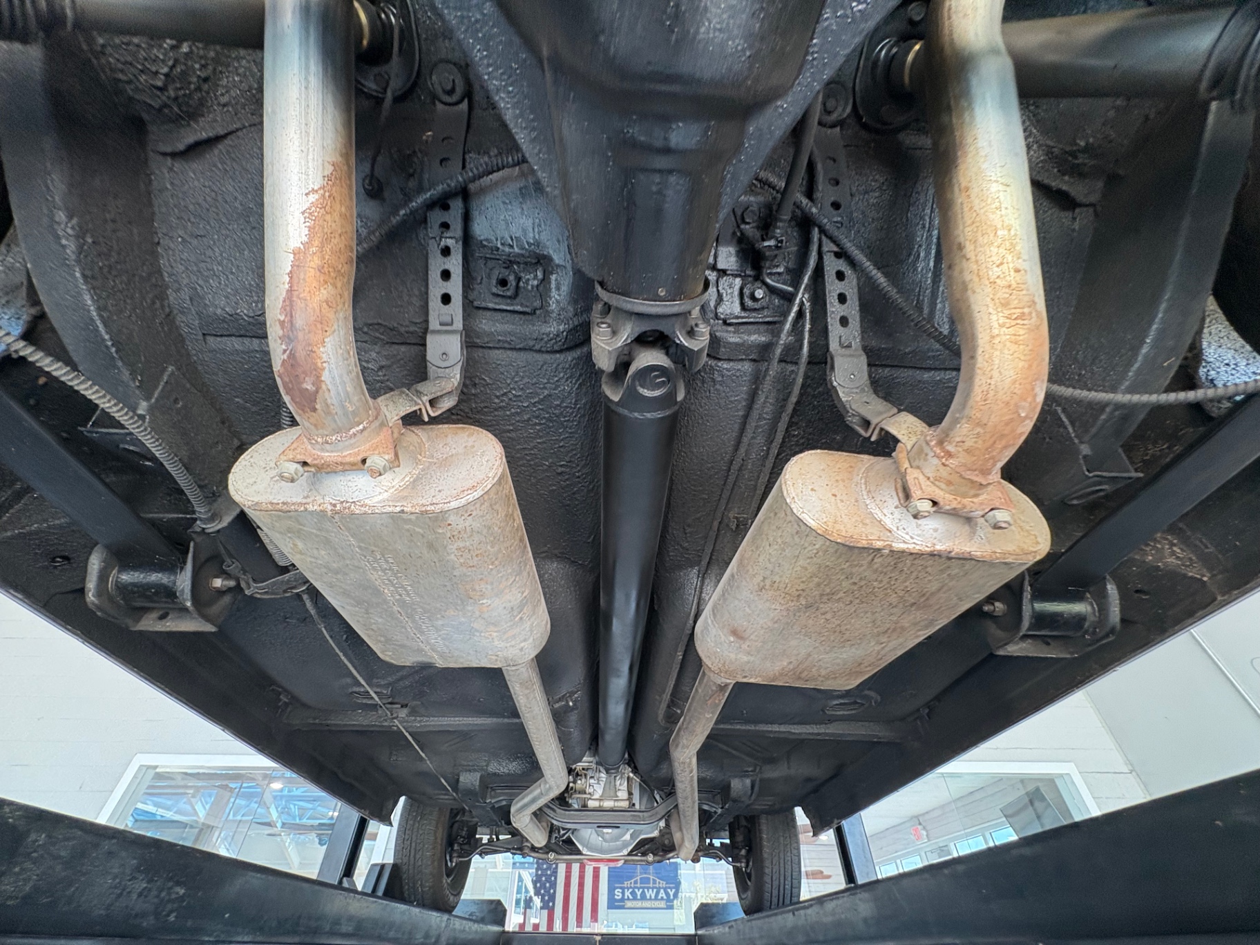 Vehicle photo 46