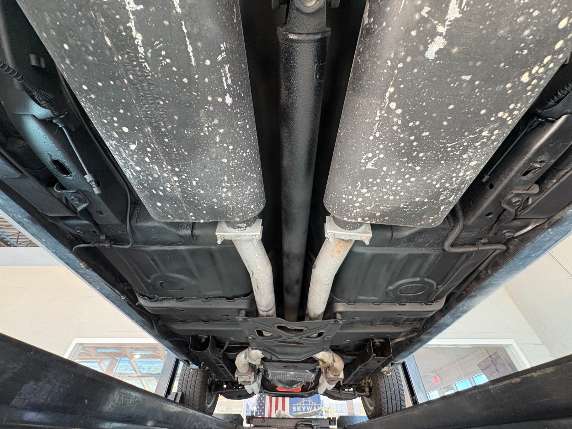 Vehicle photo 52