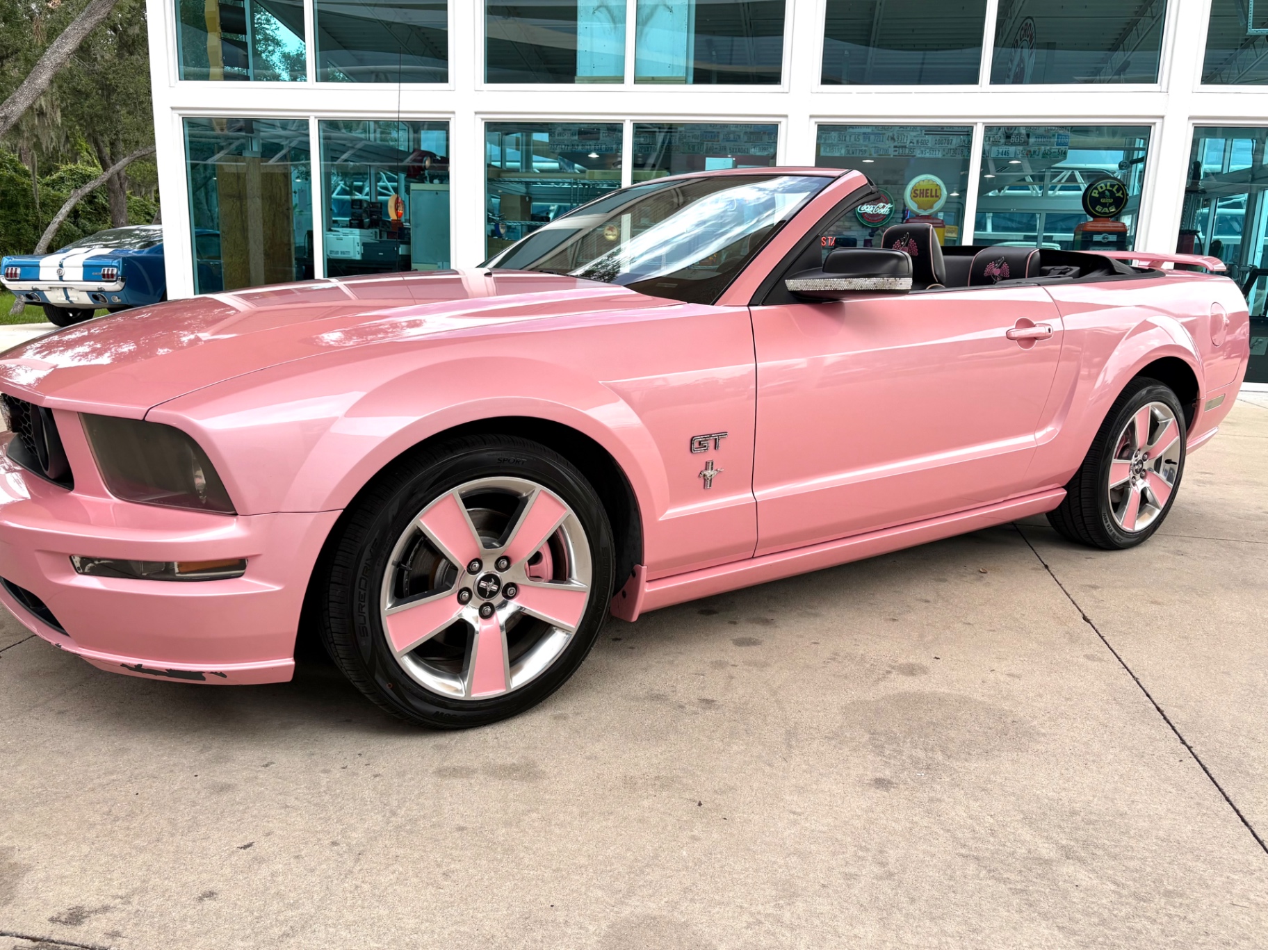 Vehicle photo 12