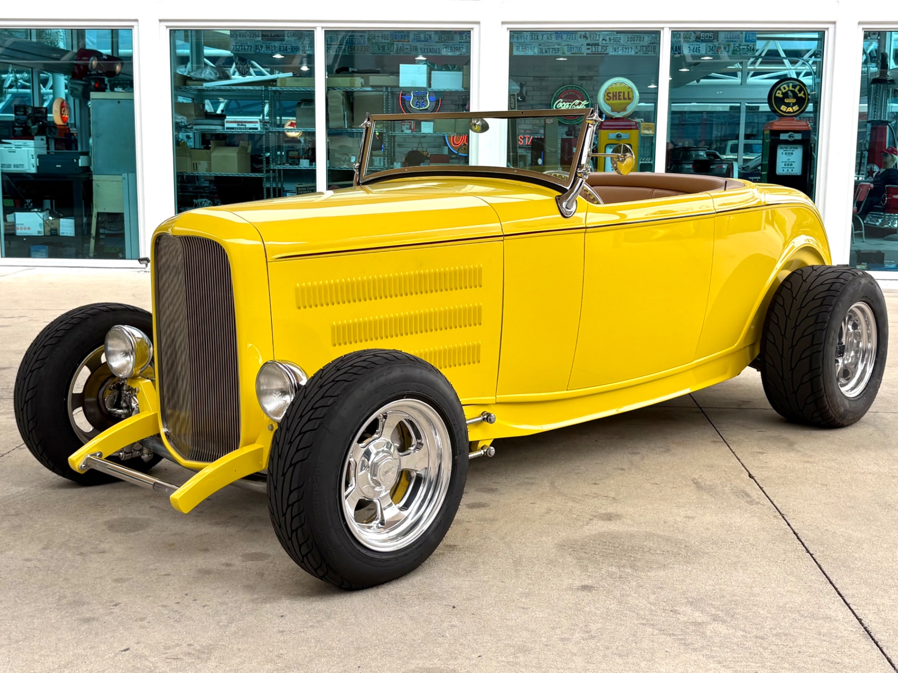 Vehicle photo 11