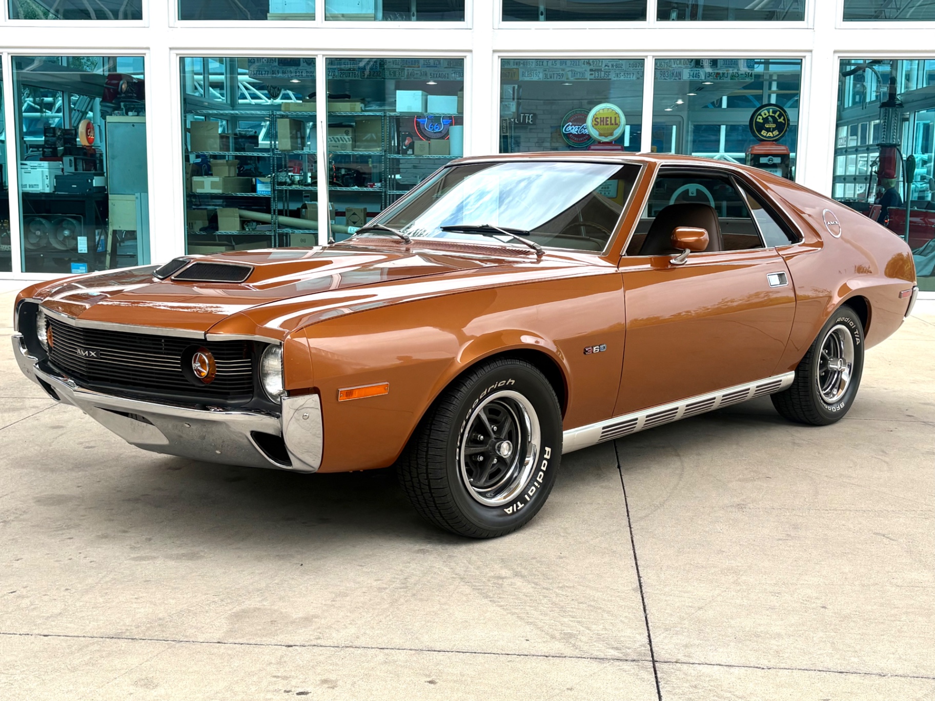 Vehicle photo 11