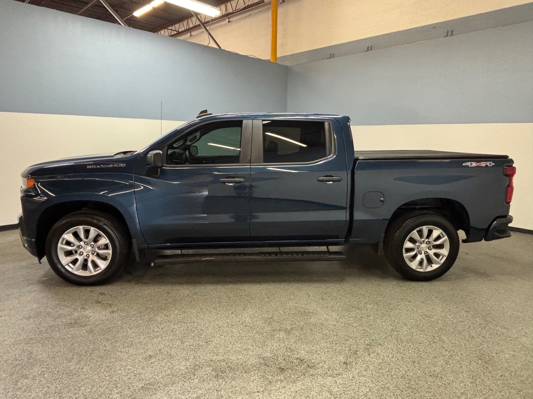 Vehicle photo 5