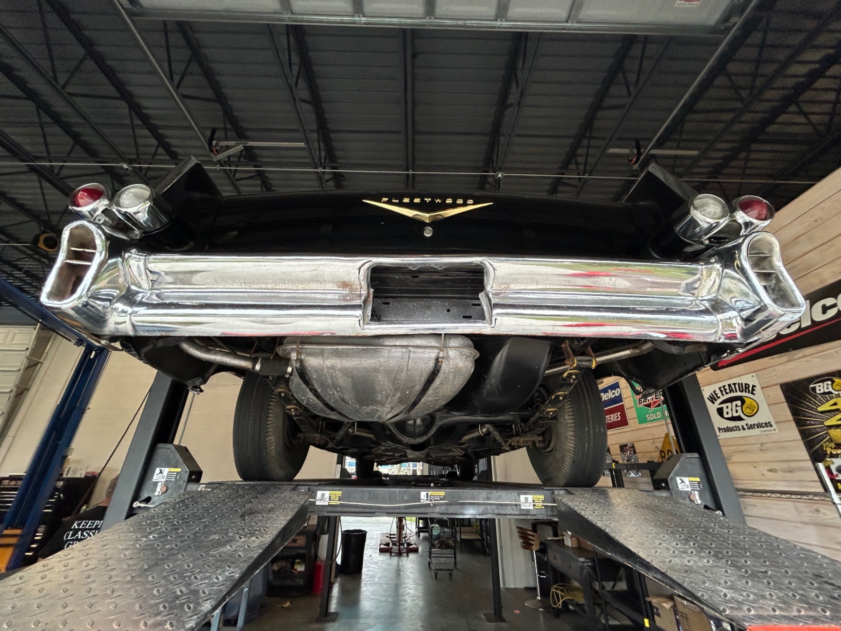 Vehicle photo 34