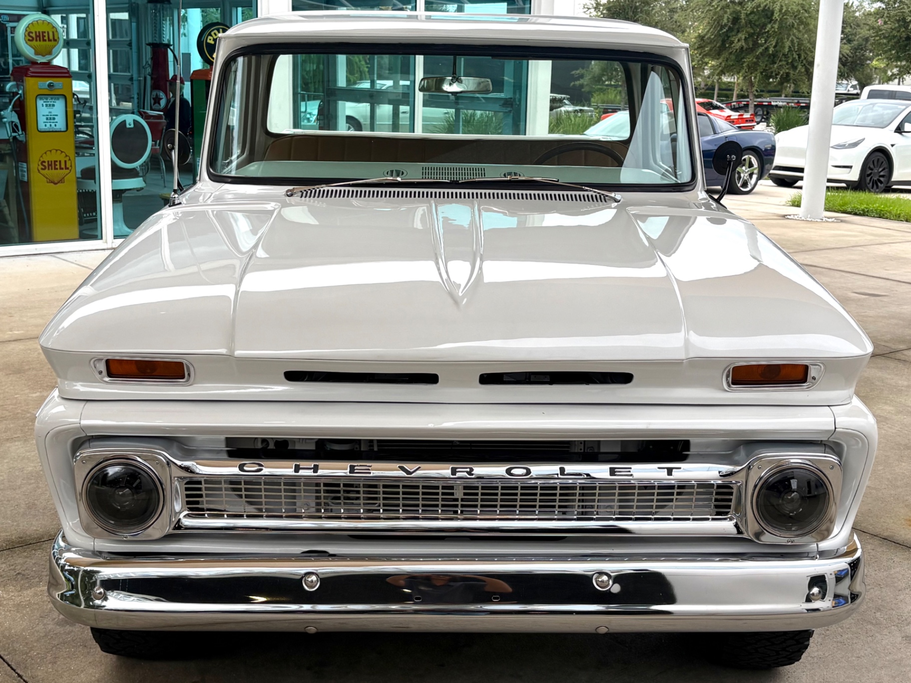 Vehicle photo 3