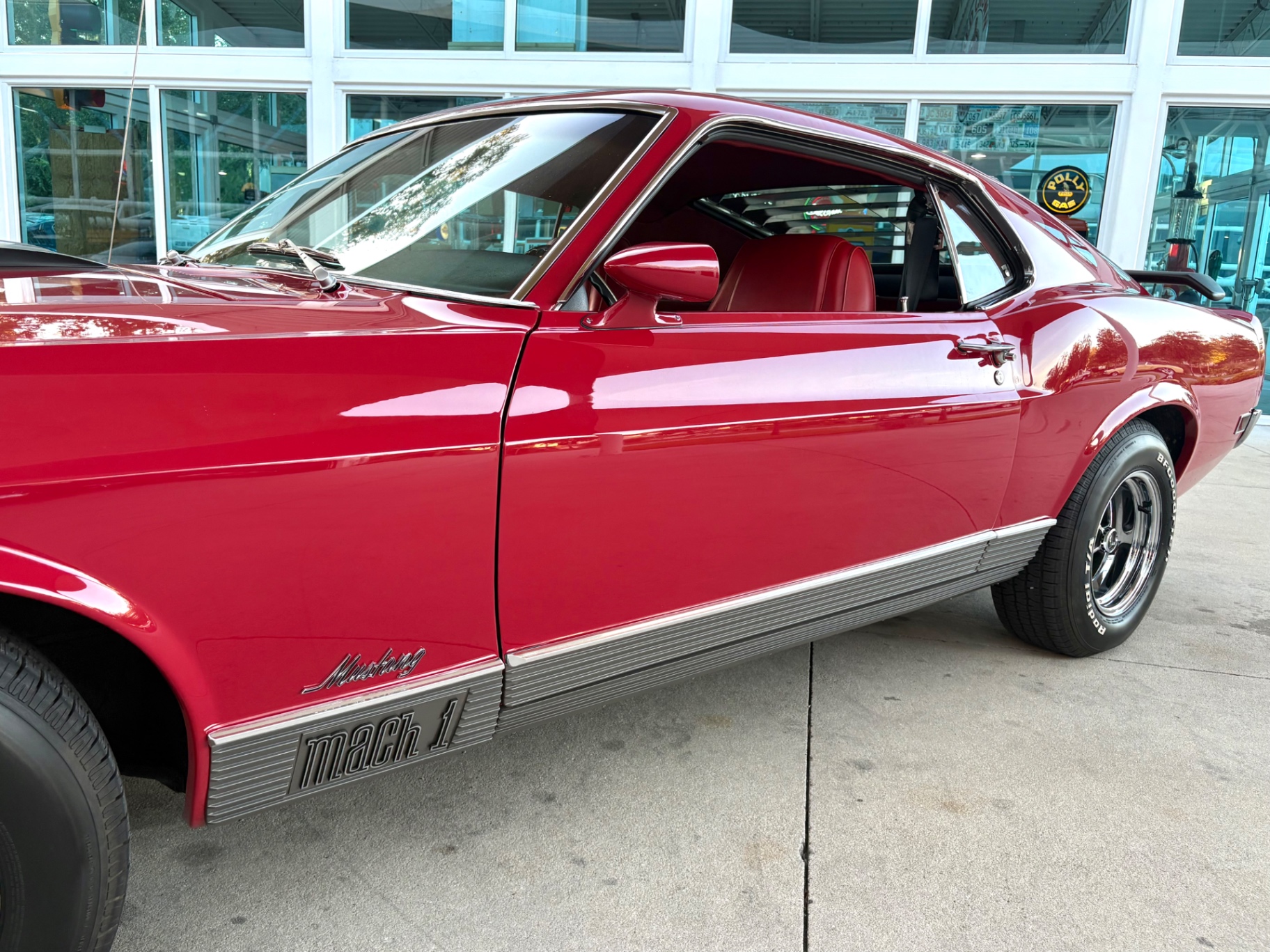 Vehicle photo 13