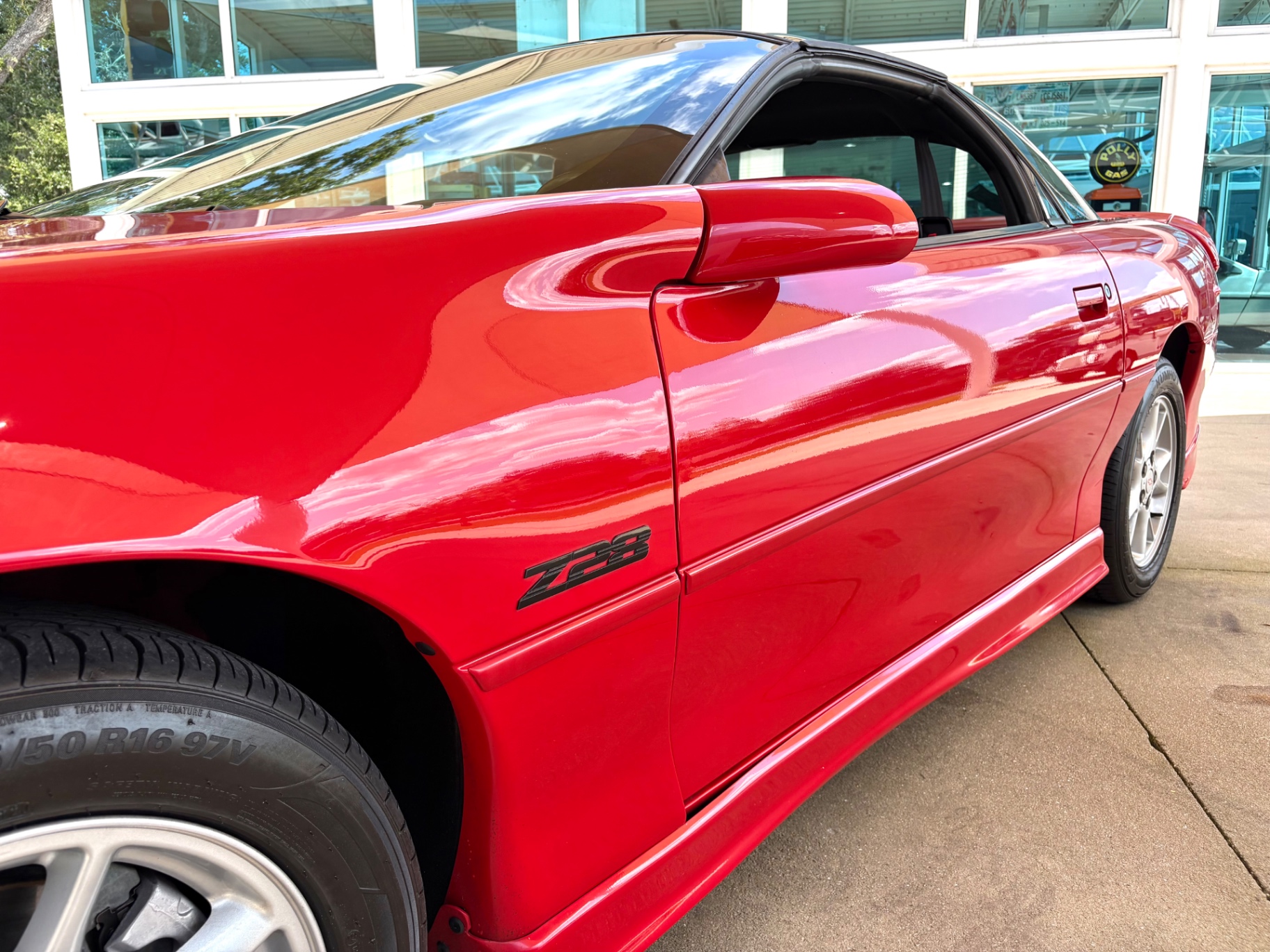 Vehicle photo 14