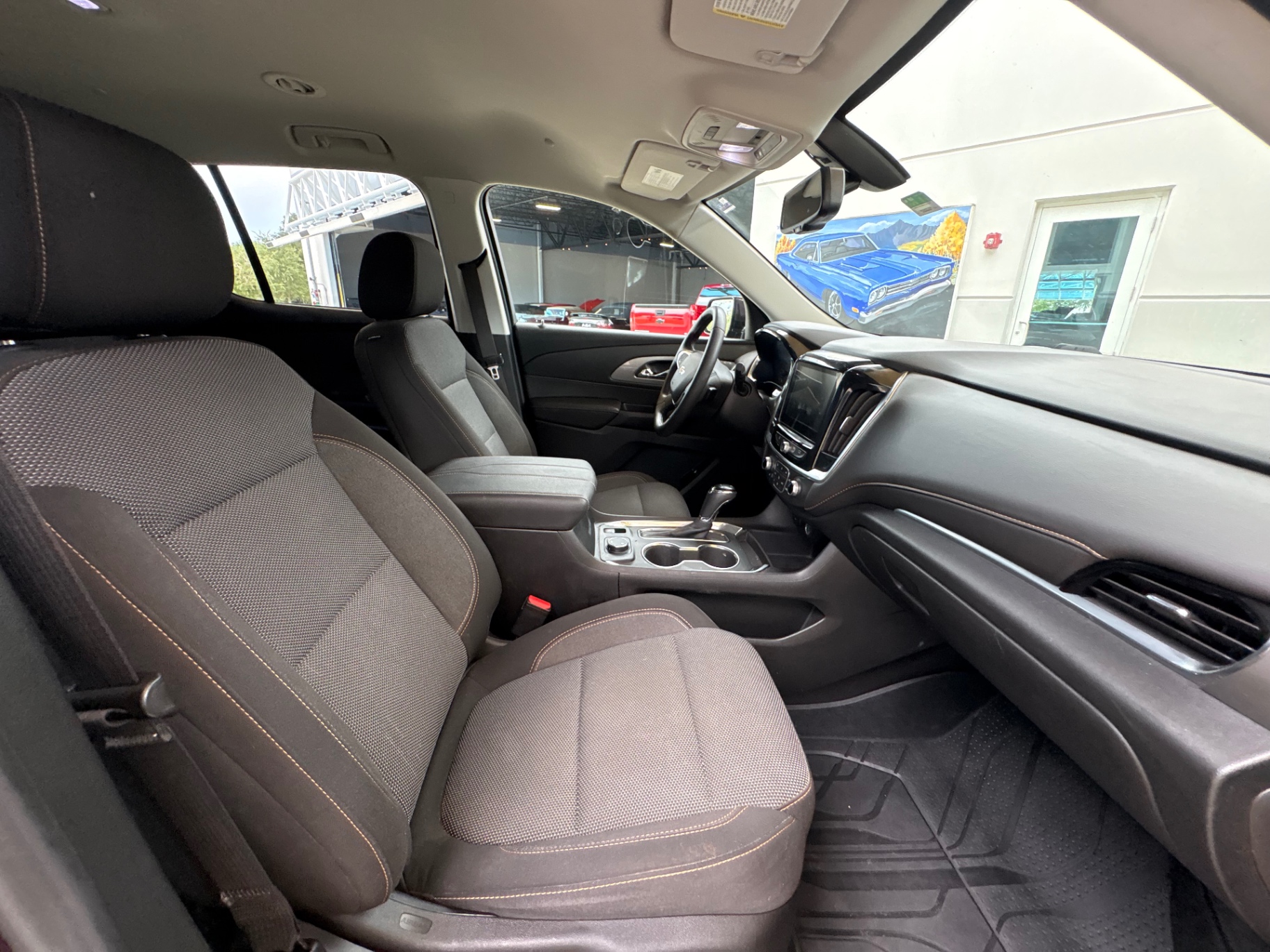 Vehicle photo 46