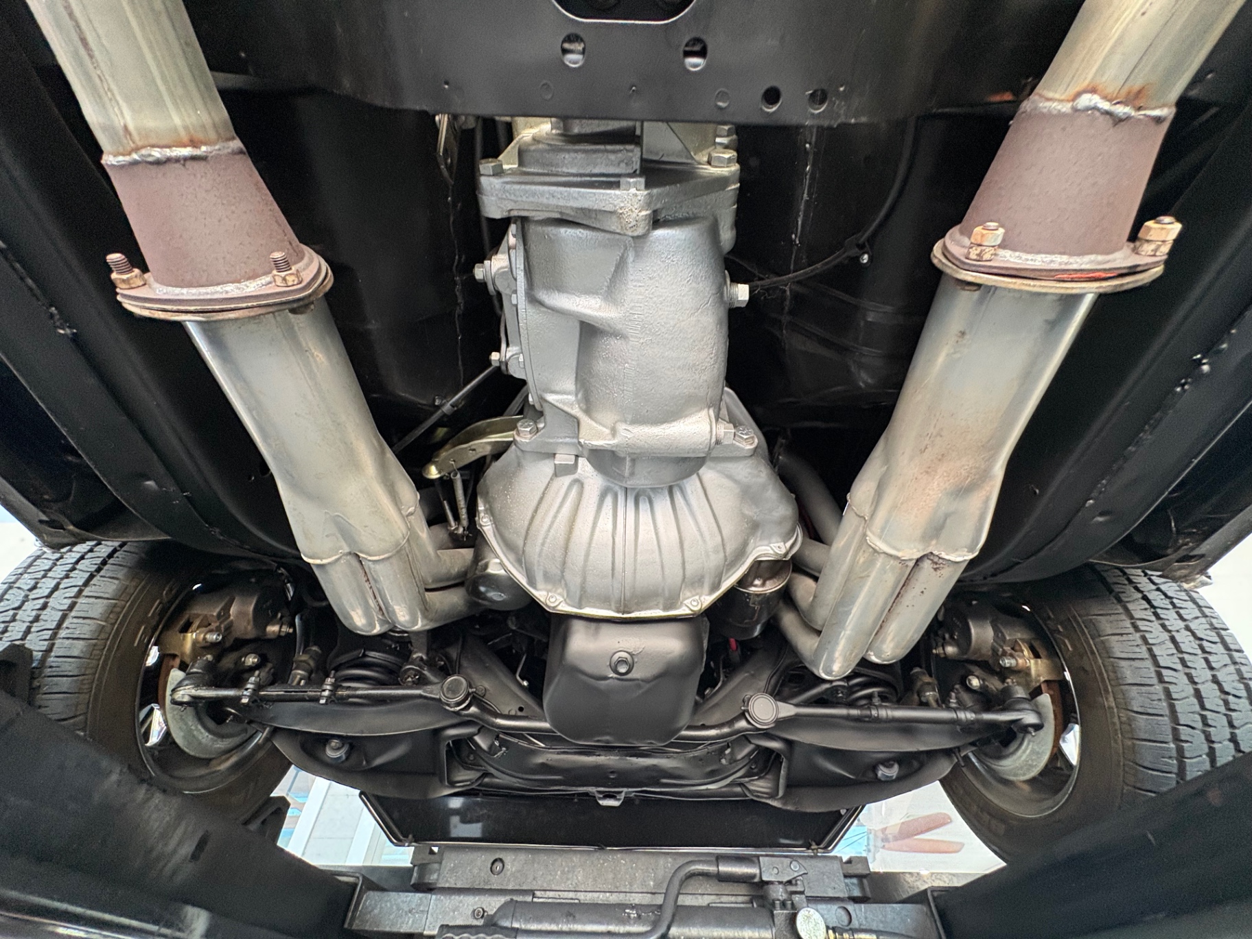 Vehicle photo 52