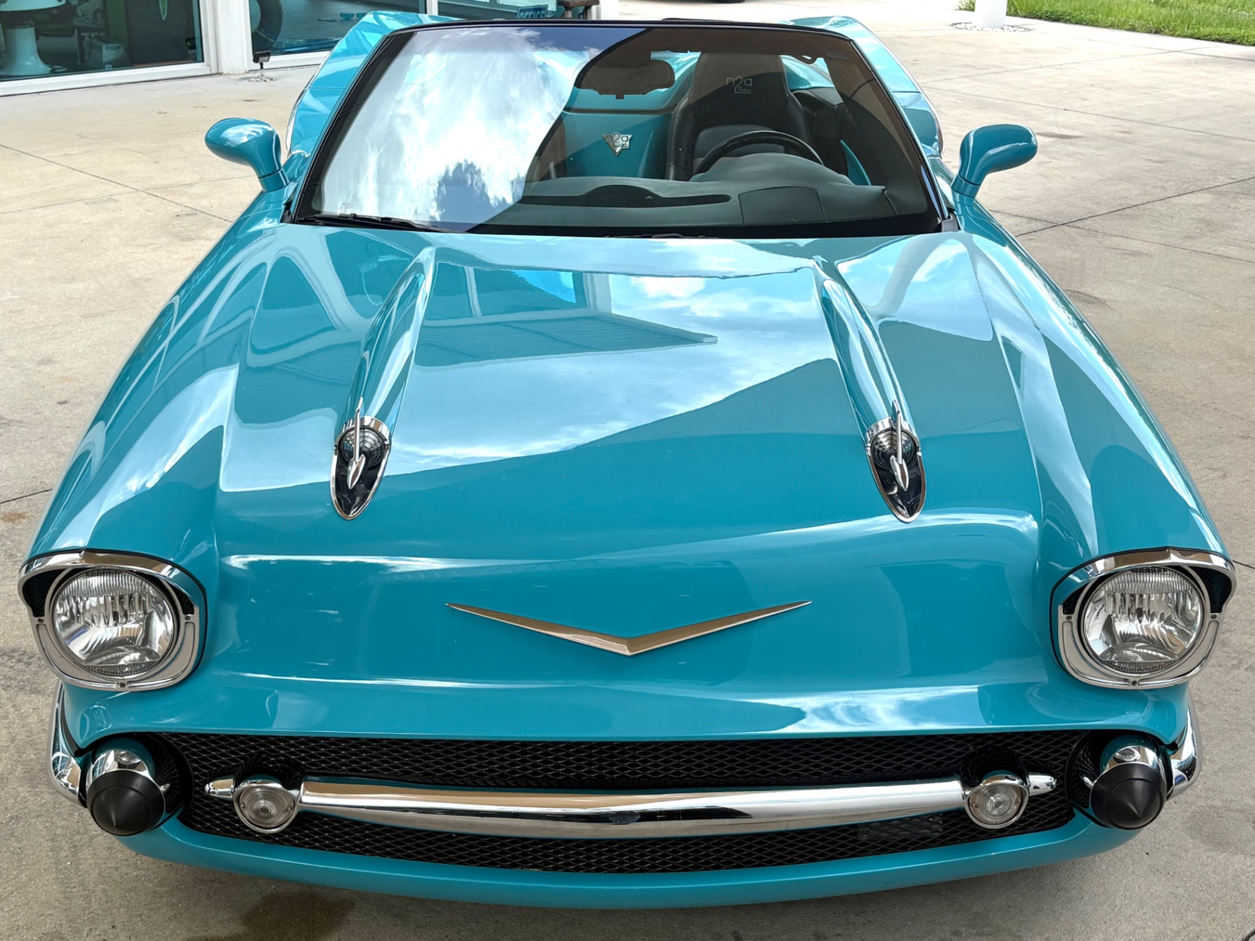 Vehicle photo 3