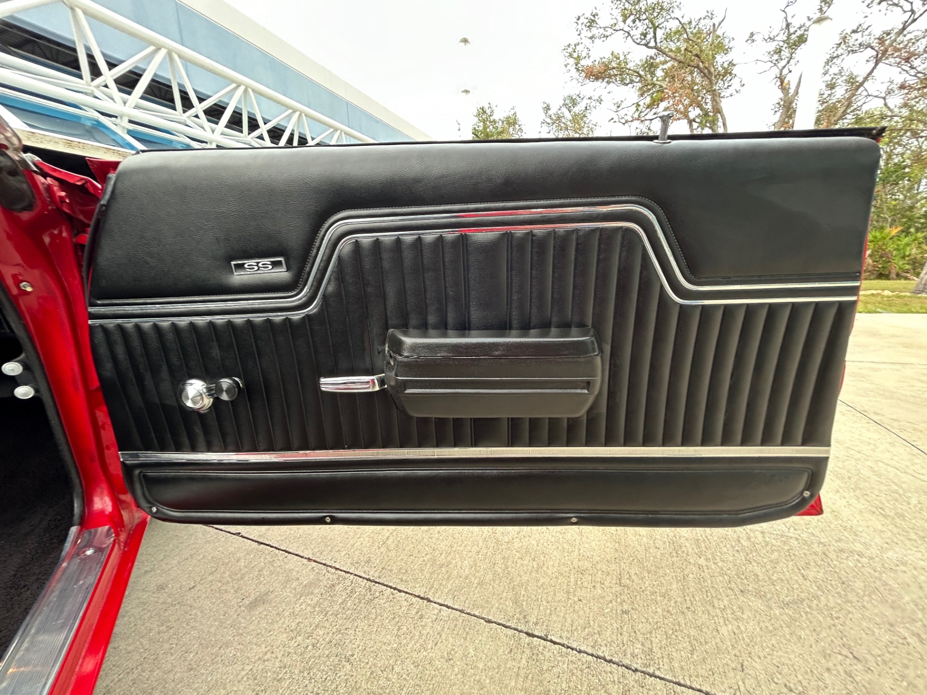 Vehicle photo 30