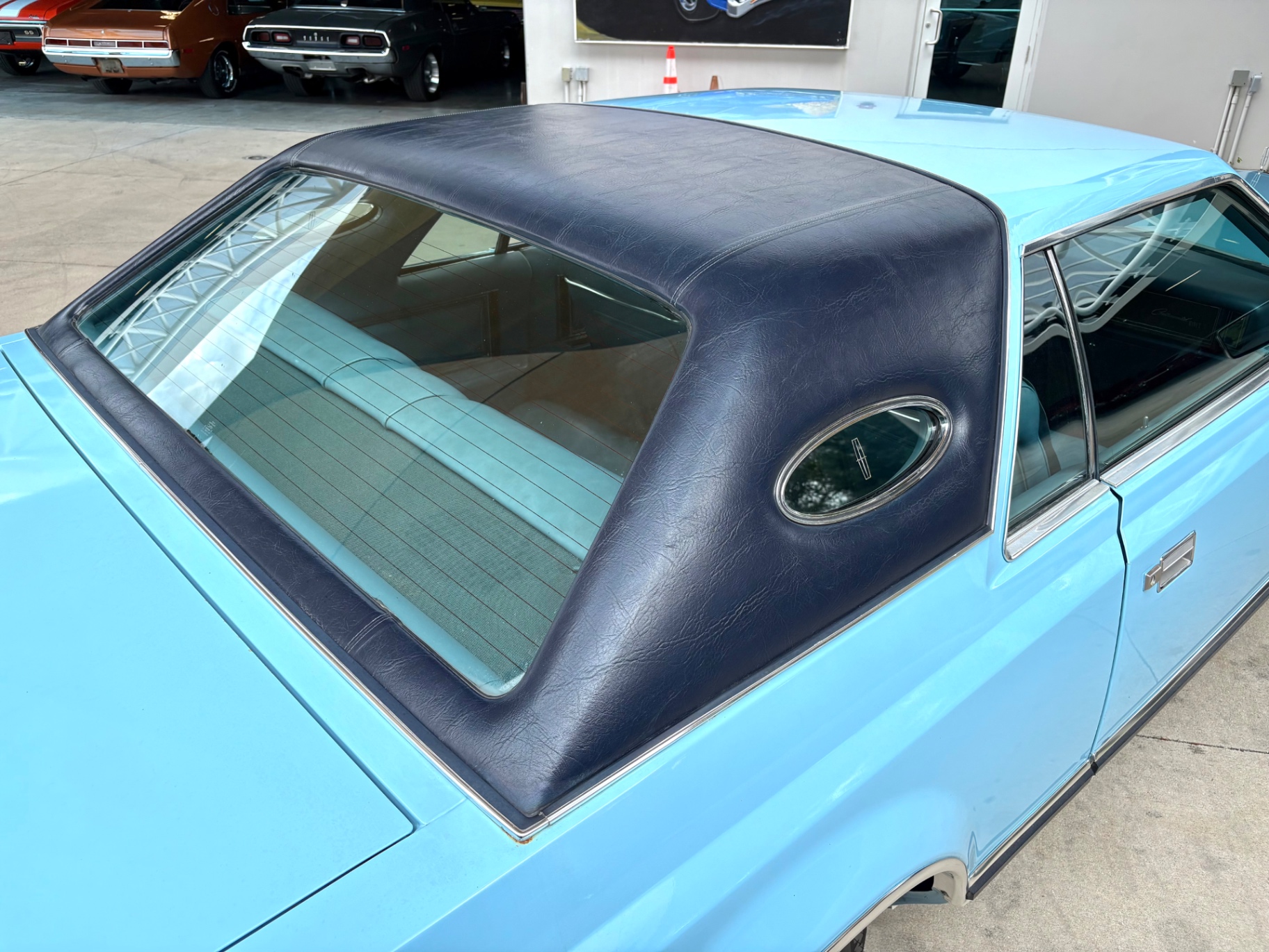 Vehicle photo 22