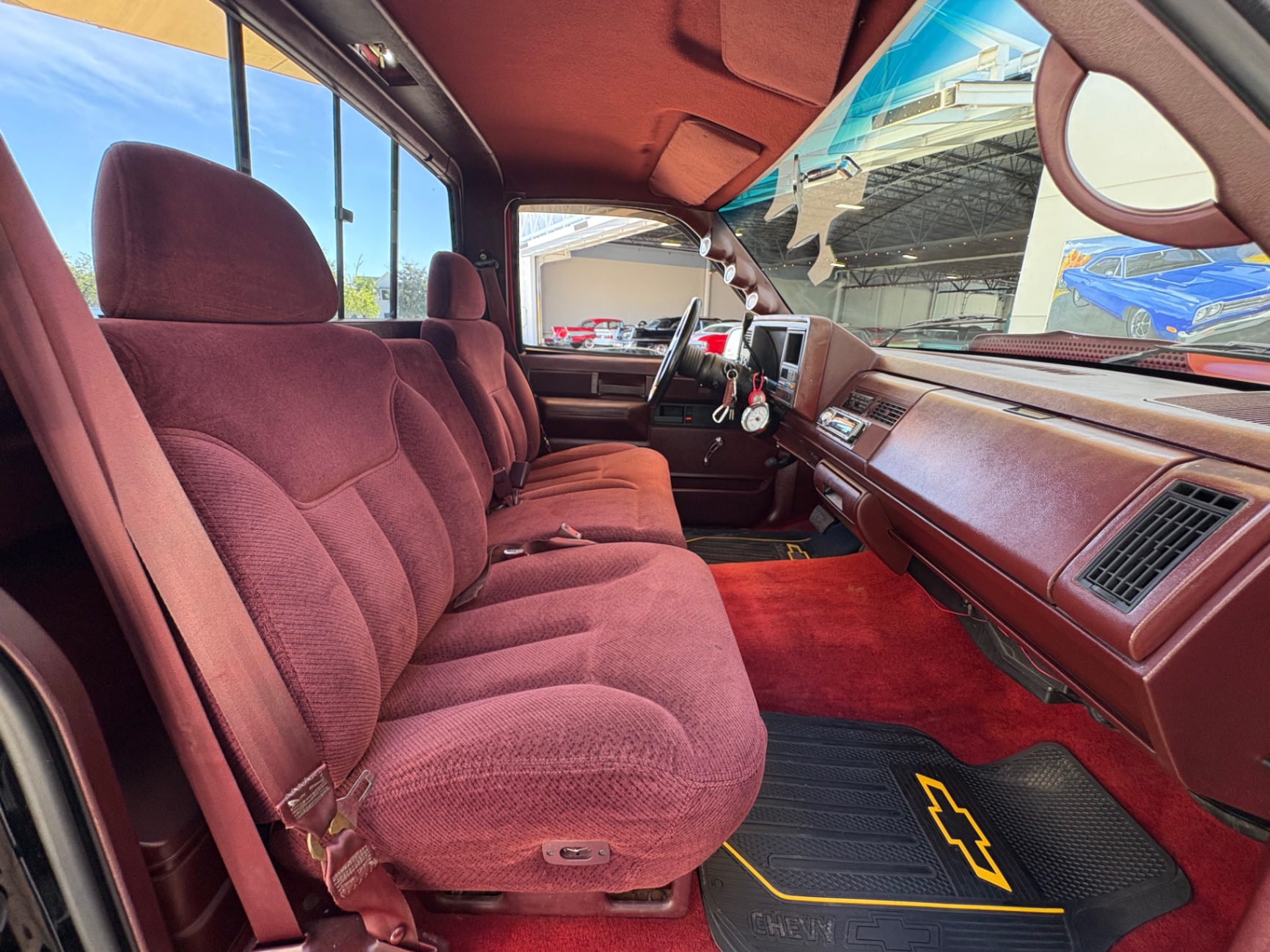 Vehicle photo 34
