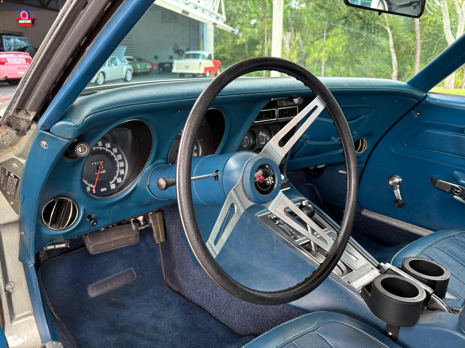 Vehicle photo 38