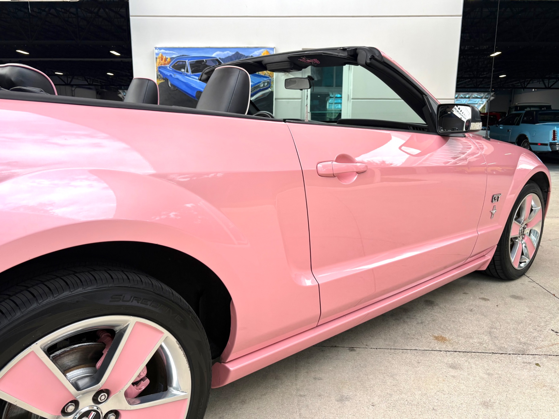 Vehicle photo 17