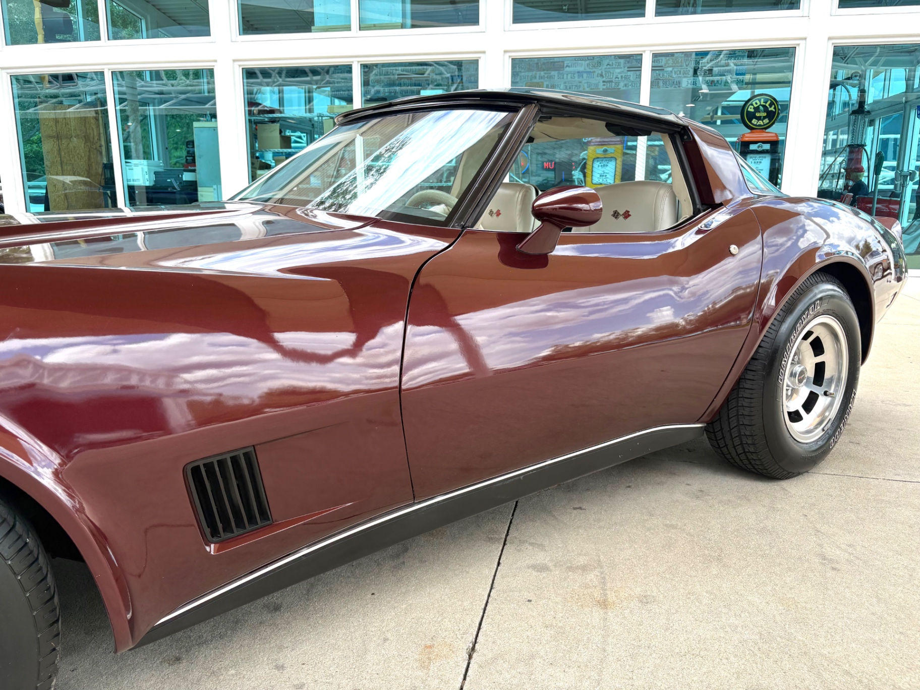 Vehicle photo 13