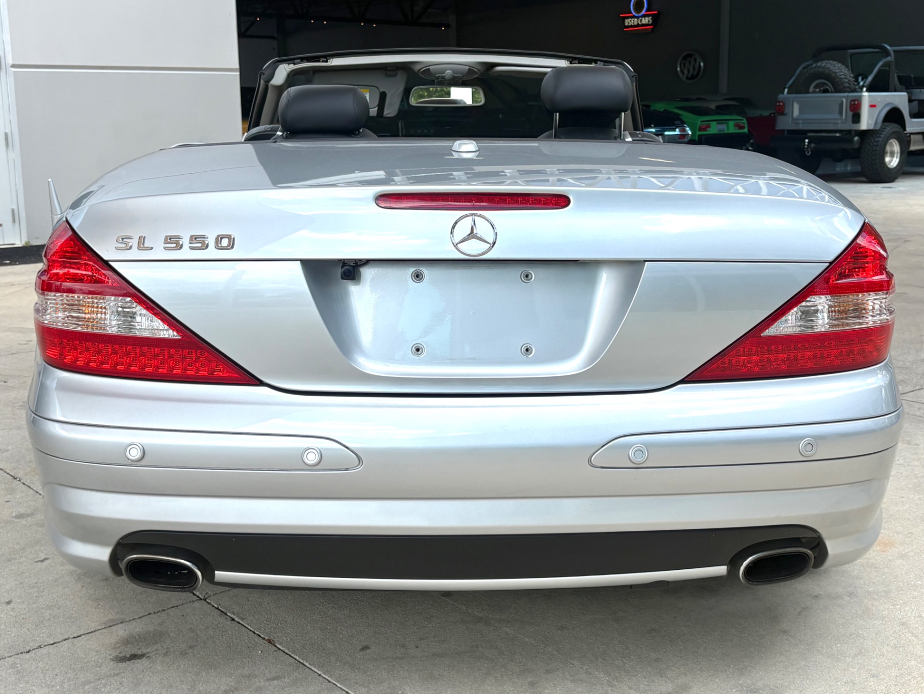 Vehicle photo 7