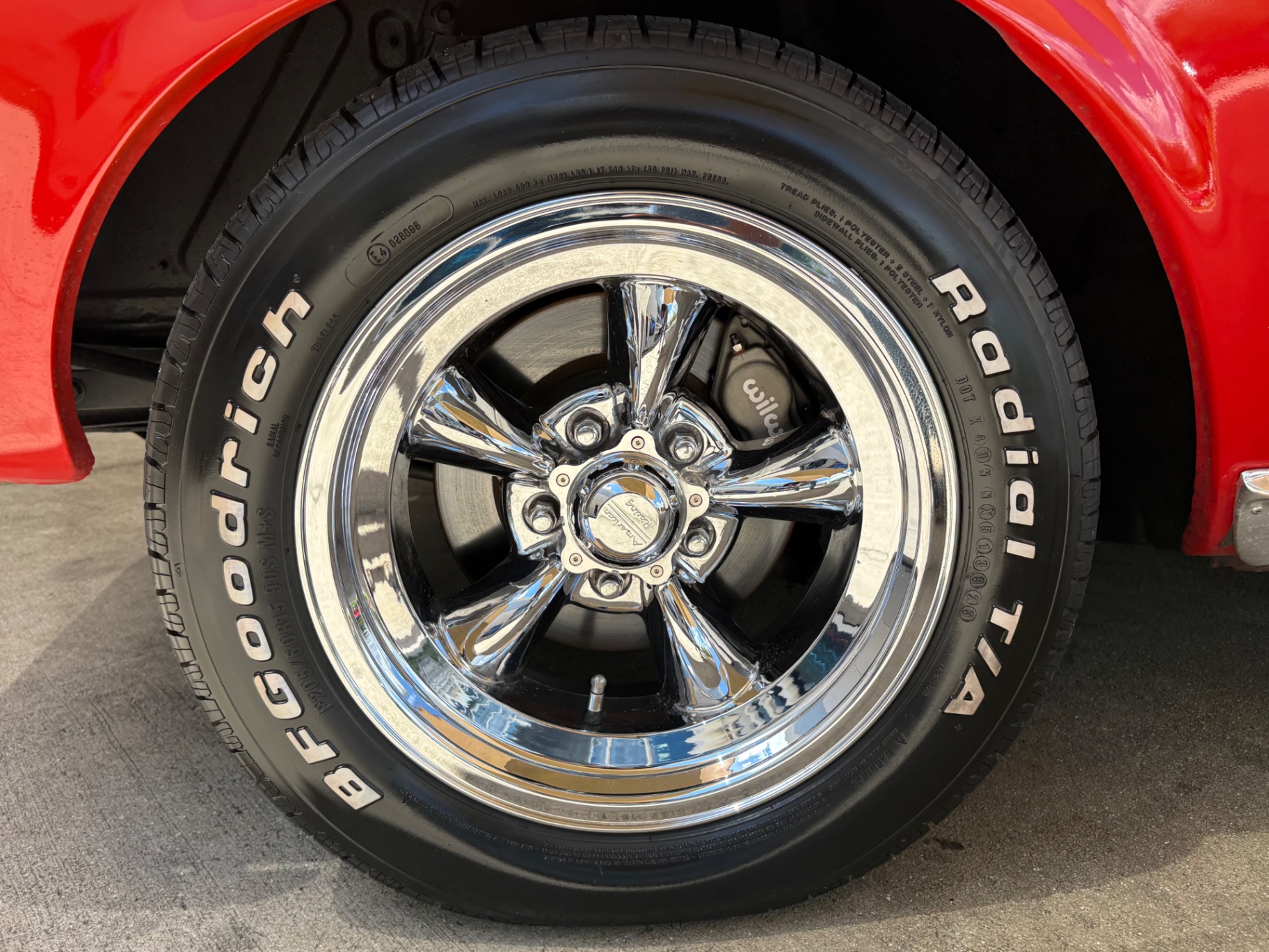 Vehicle photo 26