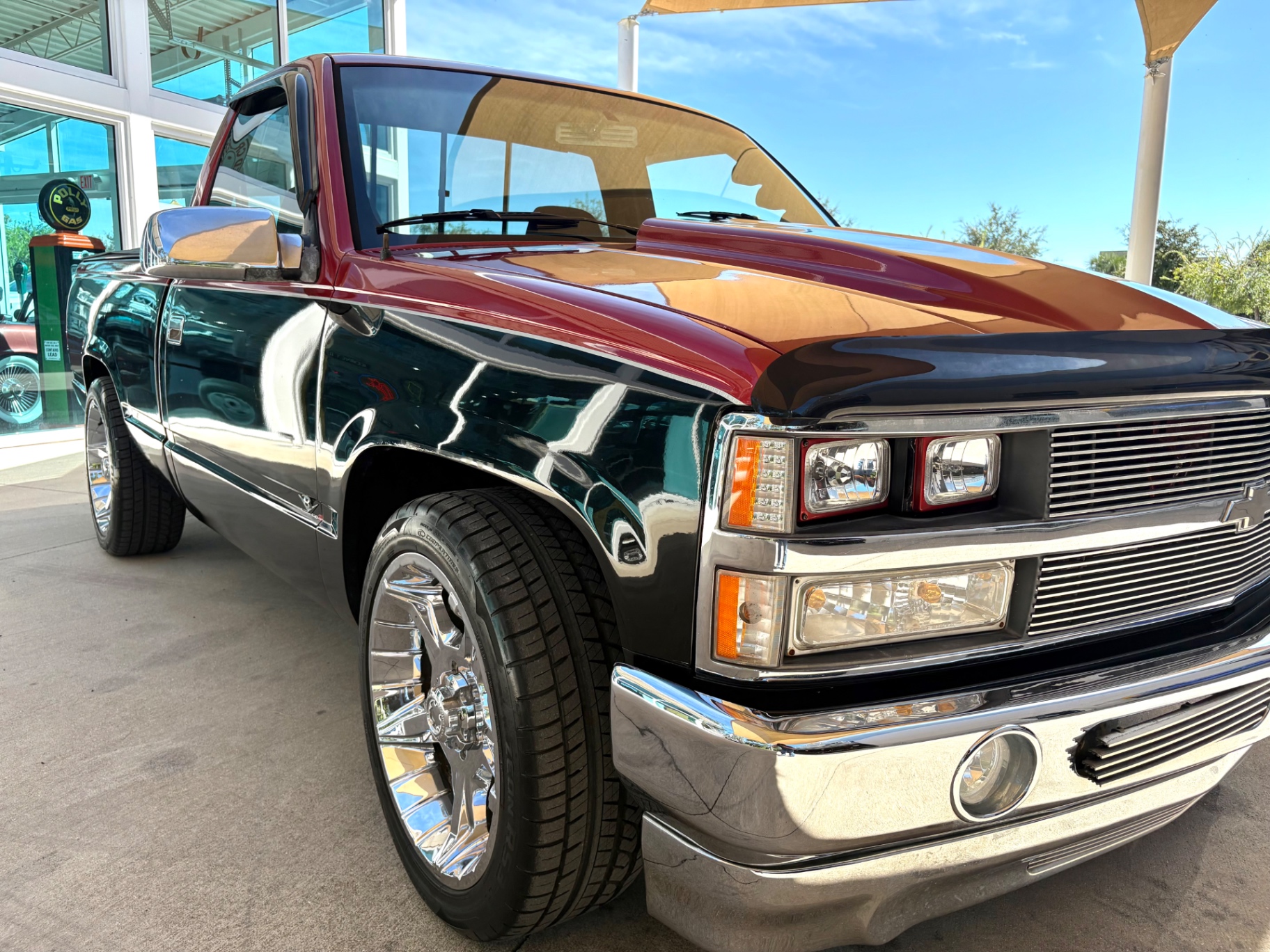 Vehicle photo 17