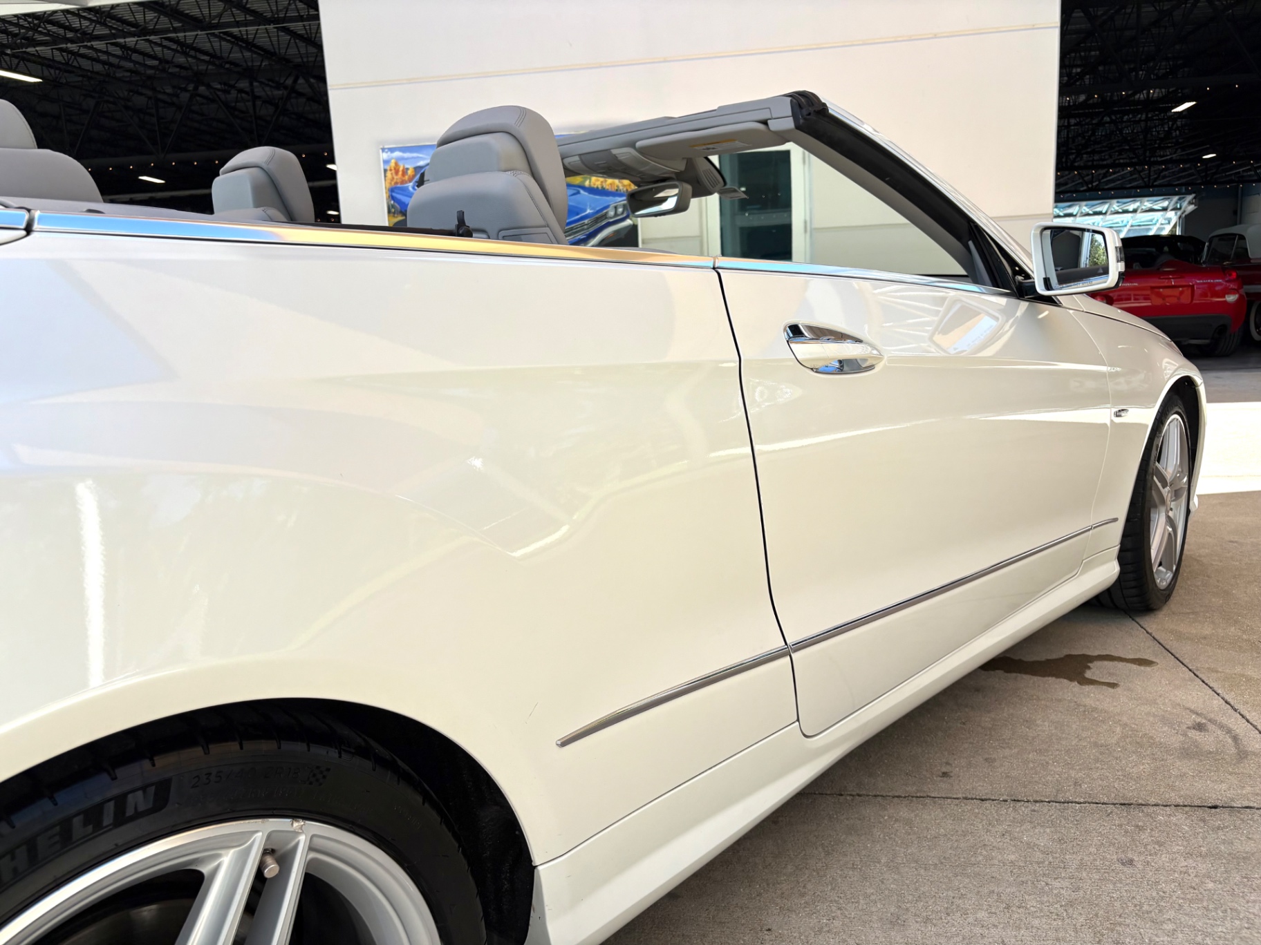 Vehicle photo 17