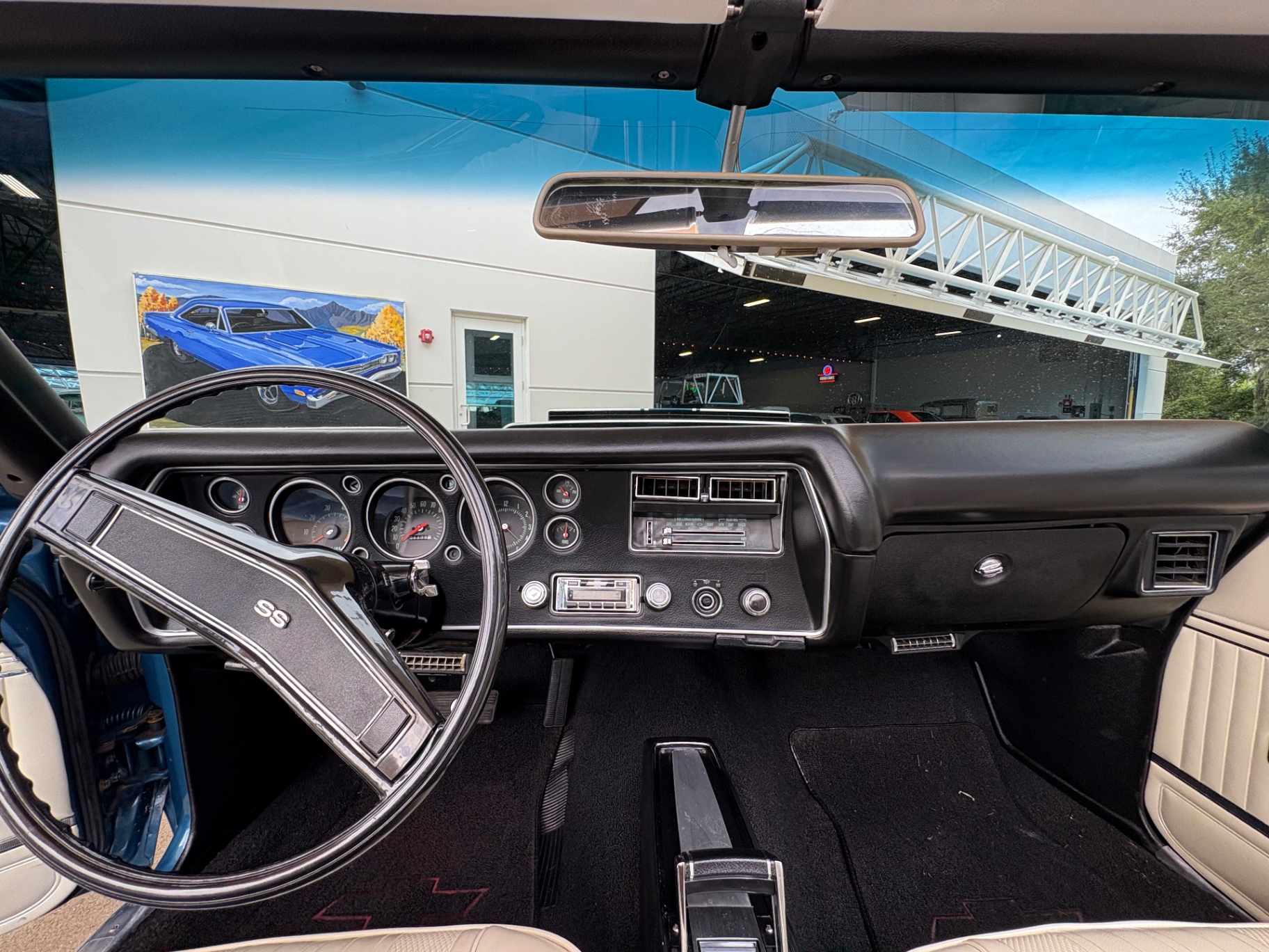 Vehicle photo 41
