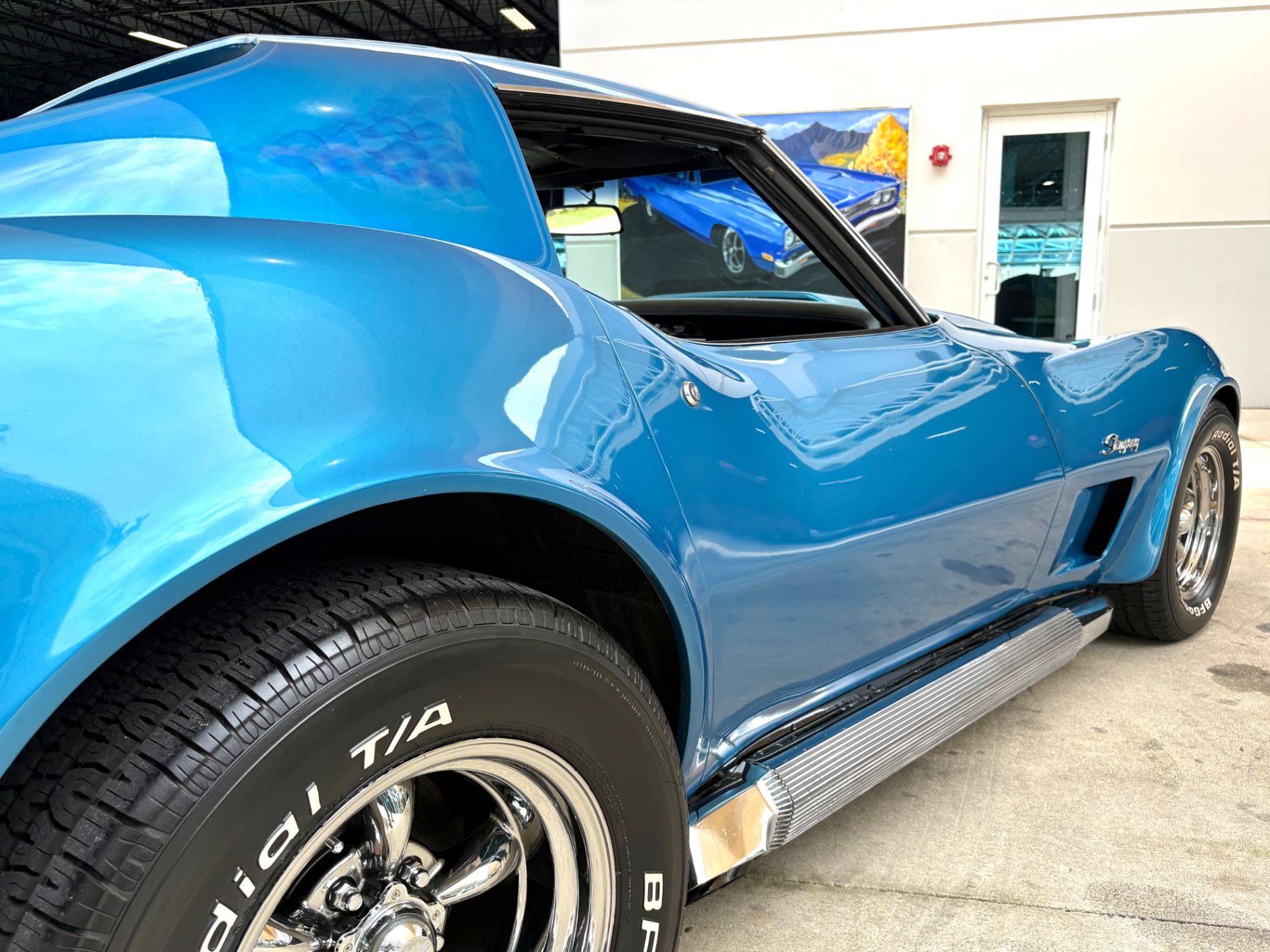 Vehicle photo 17