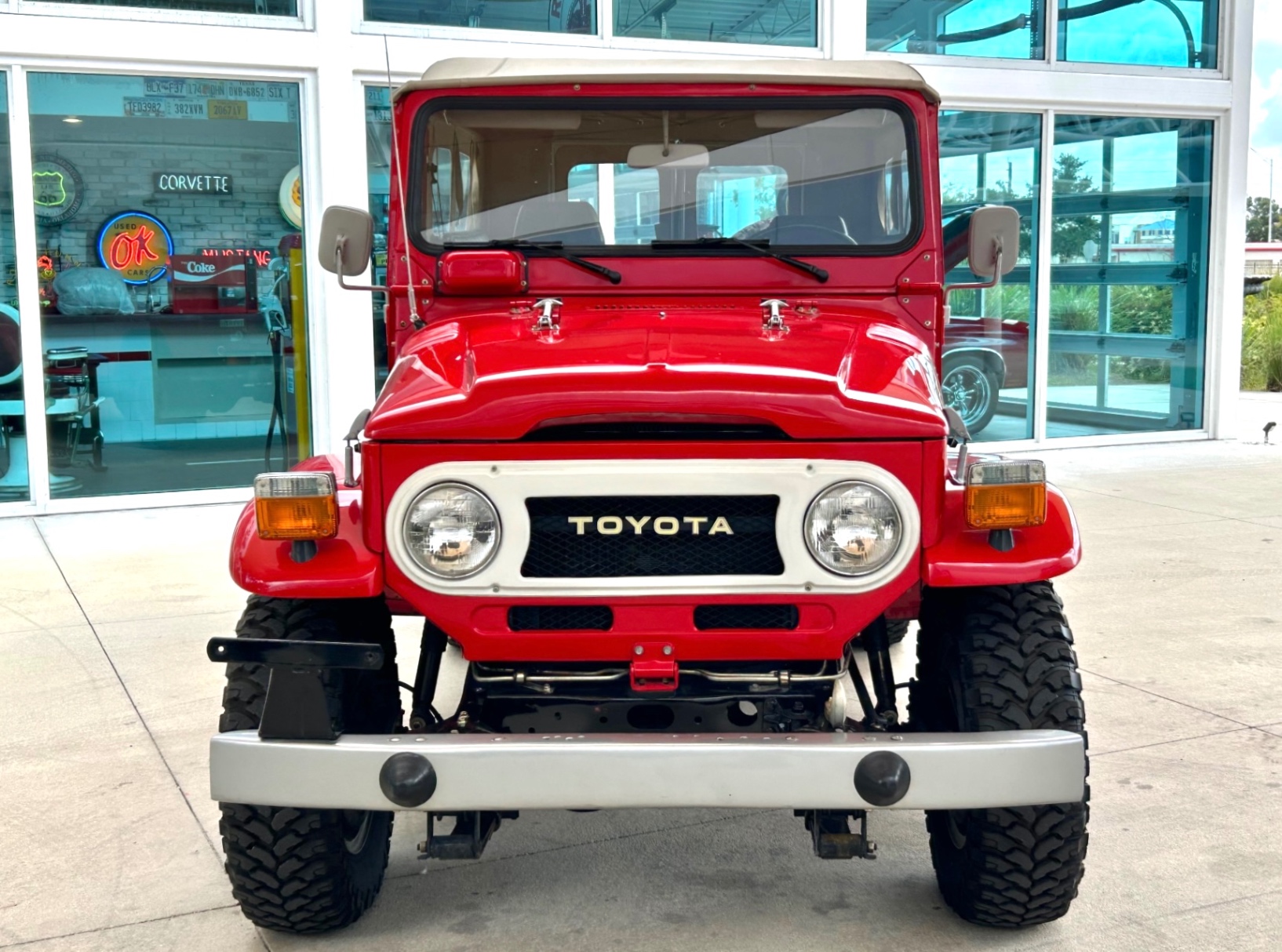 Vehicle photo 2