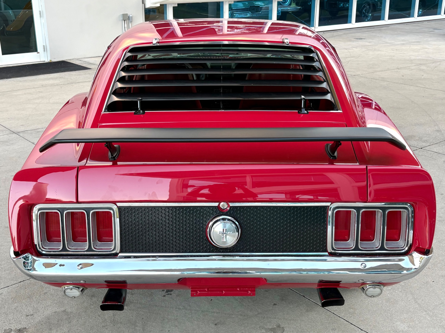 Vehicle photo 8