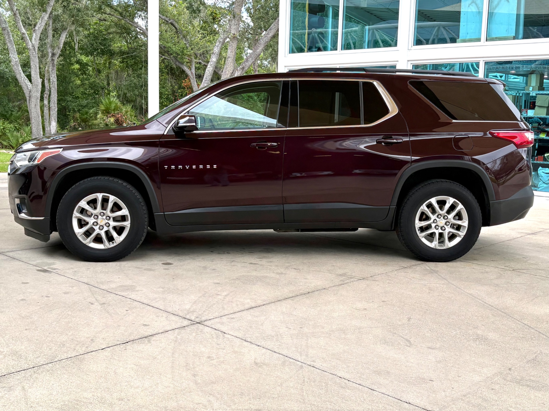 Vehicle photo 10