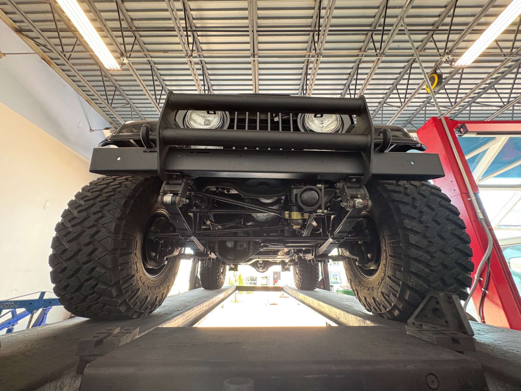 Vehicle photo 52